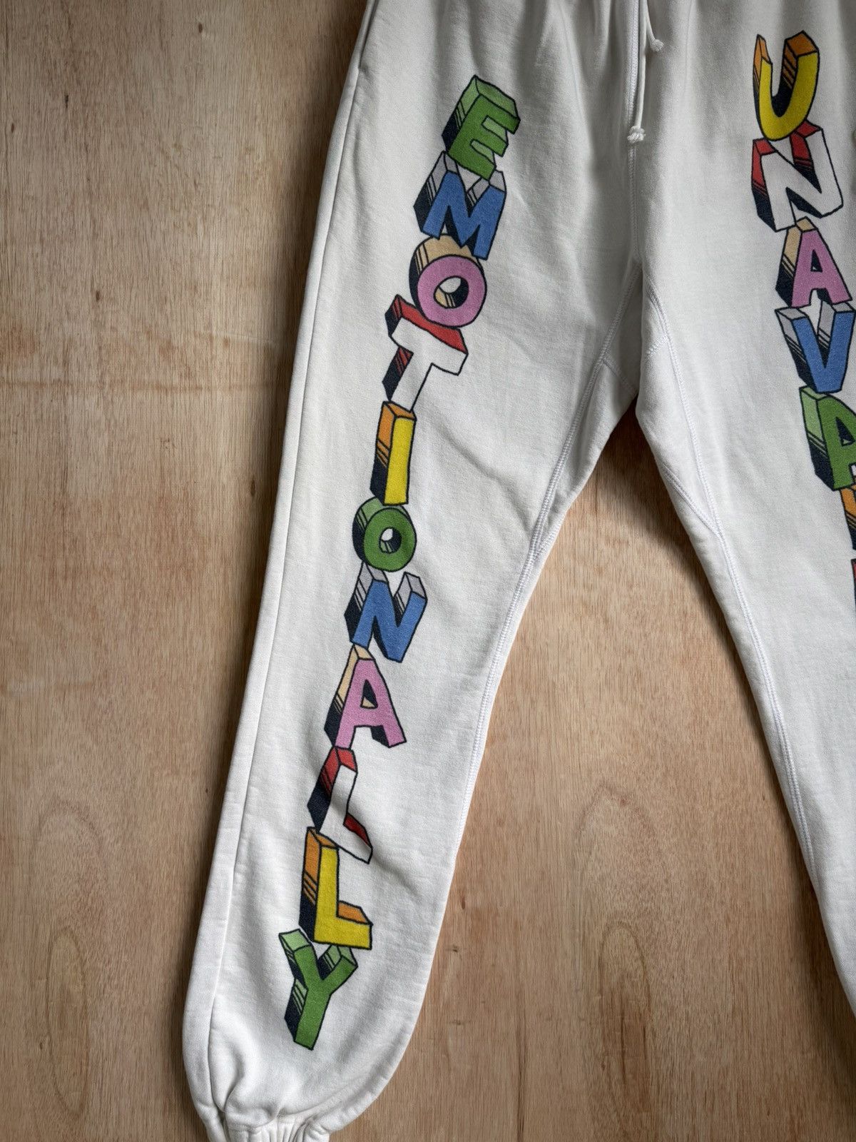 Emotionally Unavailable "EMOTIONALLY UNAVAILABLE" Block Letter Sweatpants Size US 34 / EU 50 - 4 Thumbnail