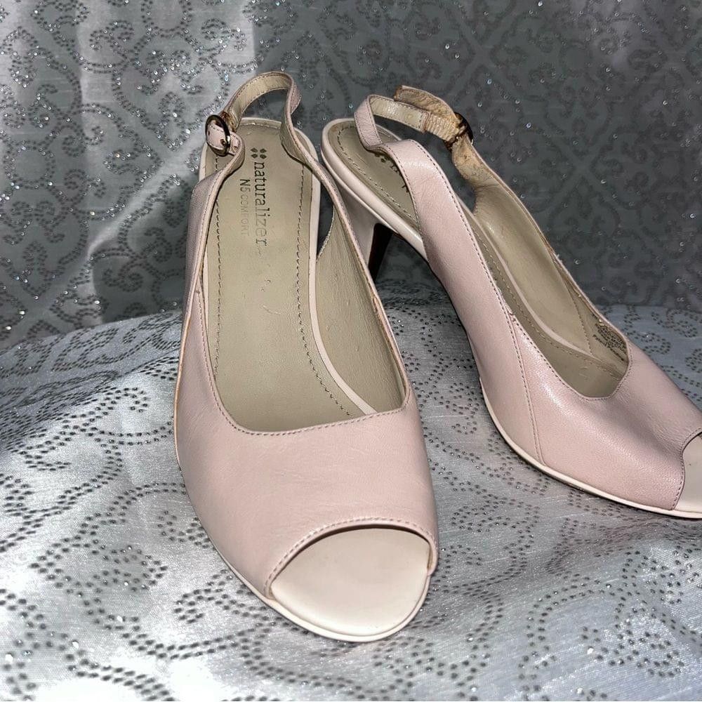 Naturalizer Naturalizes, pale, pink sling back peep to heels Size US 8 / IT 38 - 1 Thumbnail
