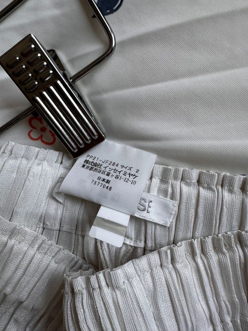 Issey Miyake Issey Miyake size:2 White pleated trousers Size 31" - 9 Thumbnail