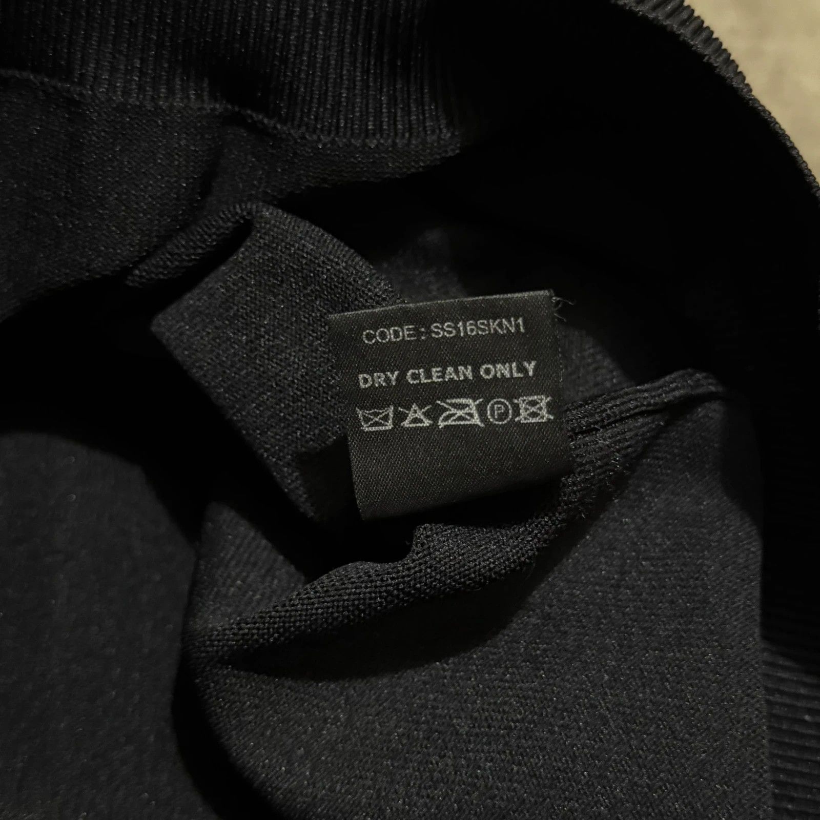 Vetements S/S 2016 Vetements cut out sleeves polyamide sweatshirt Size L / US 10 / IT 46 - 6 Thumbnail