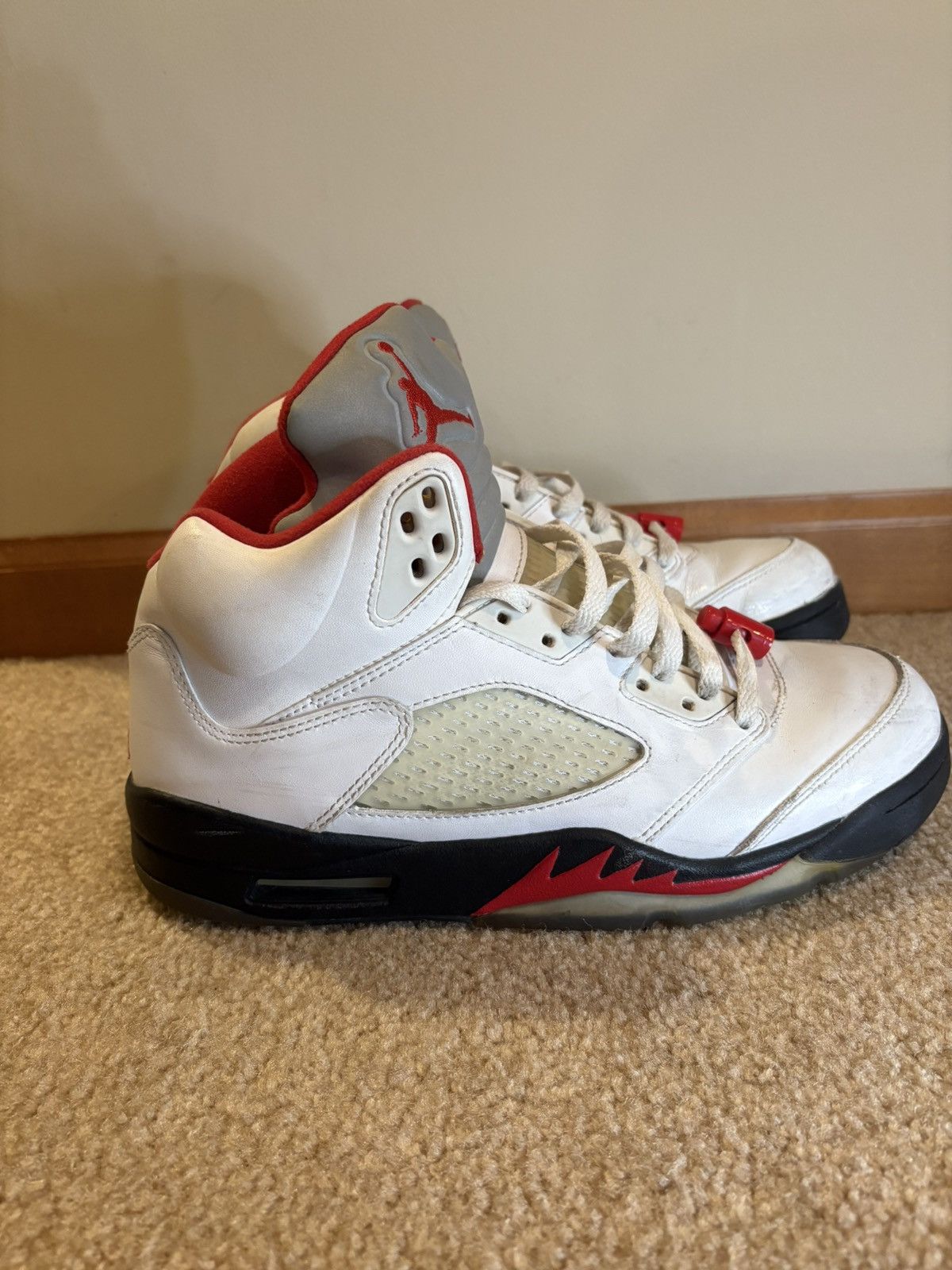 Jordan Brand Size 8.5 - Air Jordan 5 Retro 2013 Fire Red Size US 8.5 / EU 41-42 - 5 Thumbnail