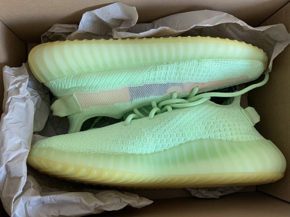 Adidas Adidas Yeezy Boost 350 V2 GID 'Glow' sz. 9 Size US 9 / EU 42 - 2 Thumbnail
