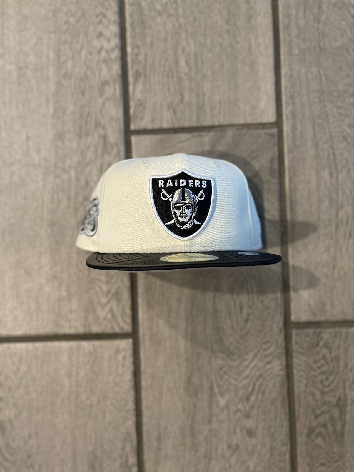 image of New Era x Topperz Raiders Draft Hat Charles Woodson Topperz Exclusive in Chrome, Men's