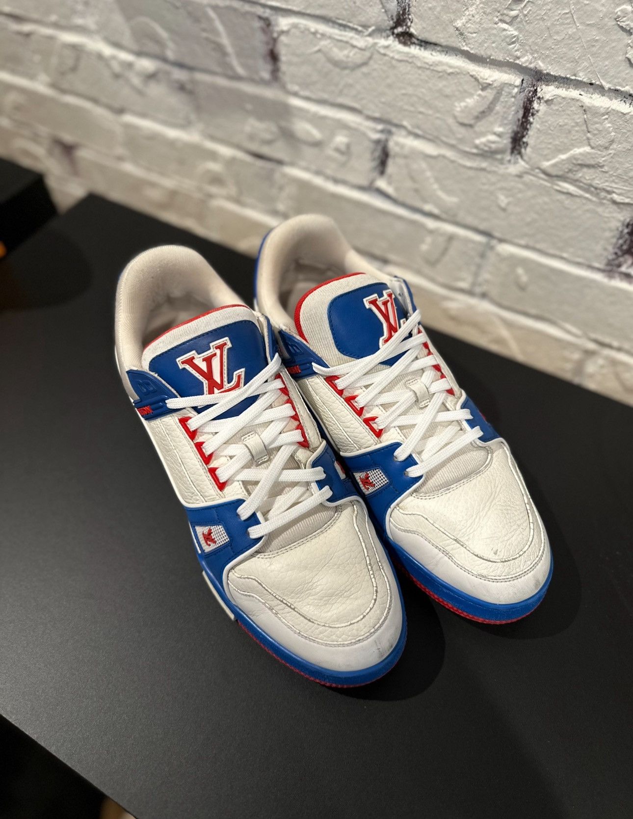 Louis Vuitton Louis Vuitton Superman Sneakers Clean NB Size 9.5LV Size US 9.5 / EU 42-43 - 2 Thumbnail