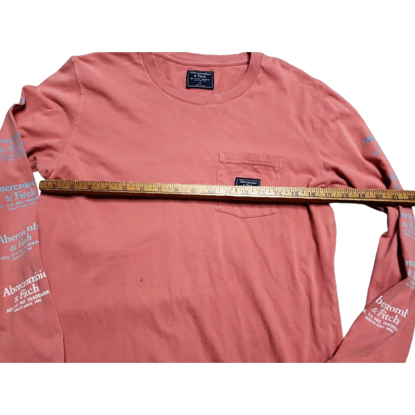 Abercrombie & Fitch VINTAGE Abercrombie & Fitch Pocket T Shirt Long Sleeve Mens S Pink Retro 90s Theme with Pockets Shirt MensS Pink (Regular) Size US S / EU 44-46 / 1 - 4 Thumbnail