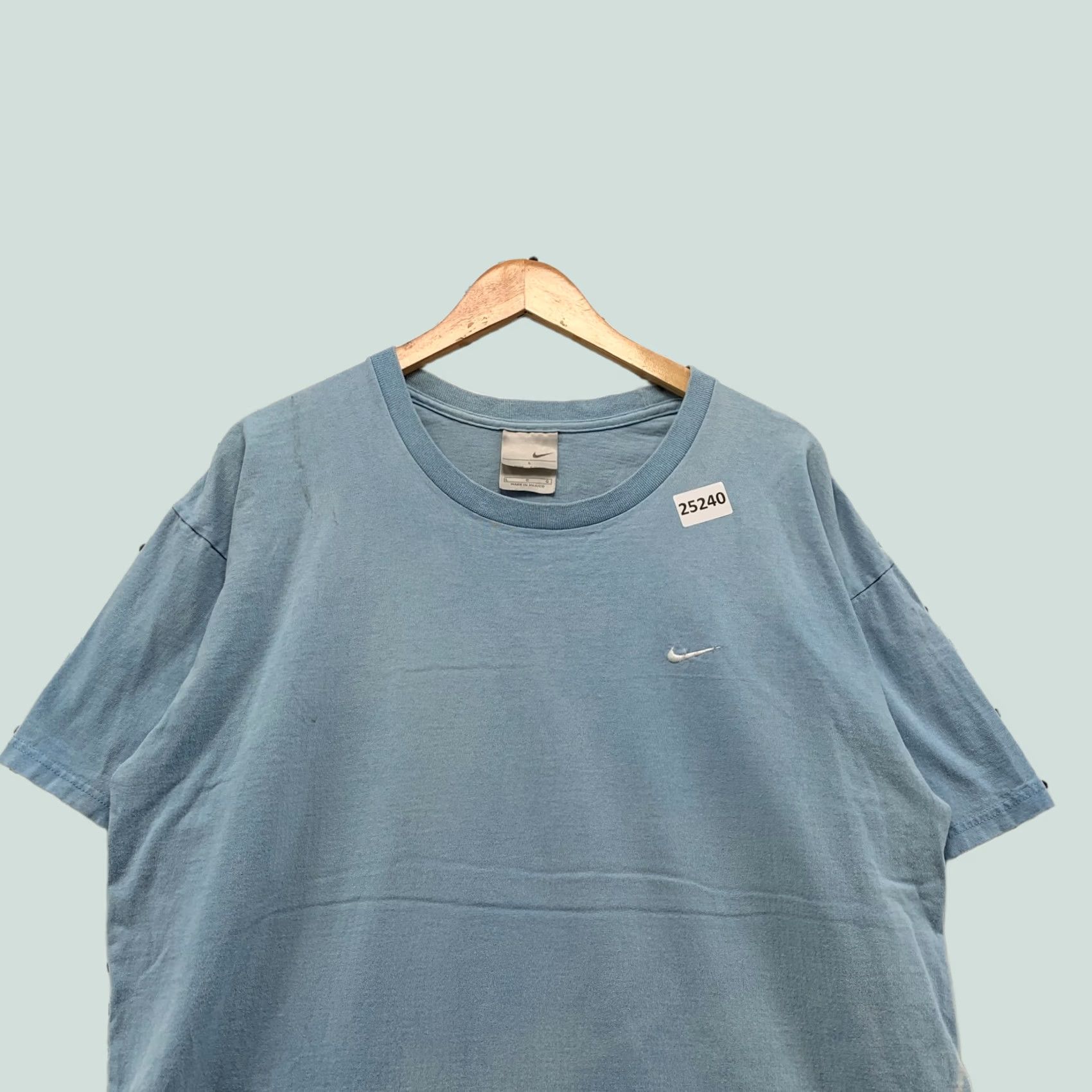Nike VINTAGE Nike Shirt White Embroidered Swoosh Adult Large Size US L / EU 52-54 / 3 - 1 Thumbnail