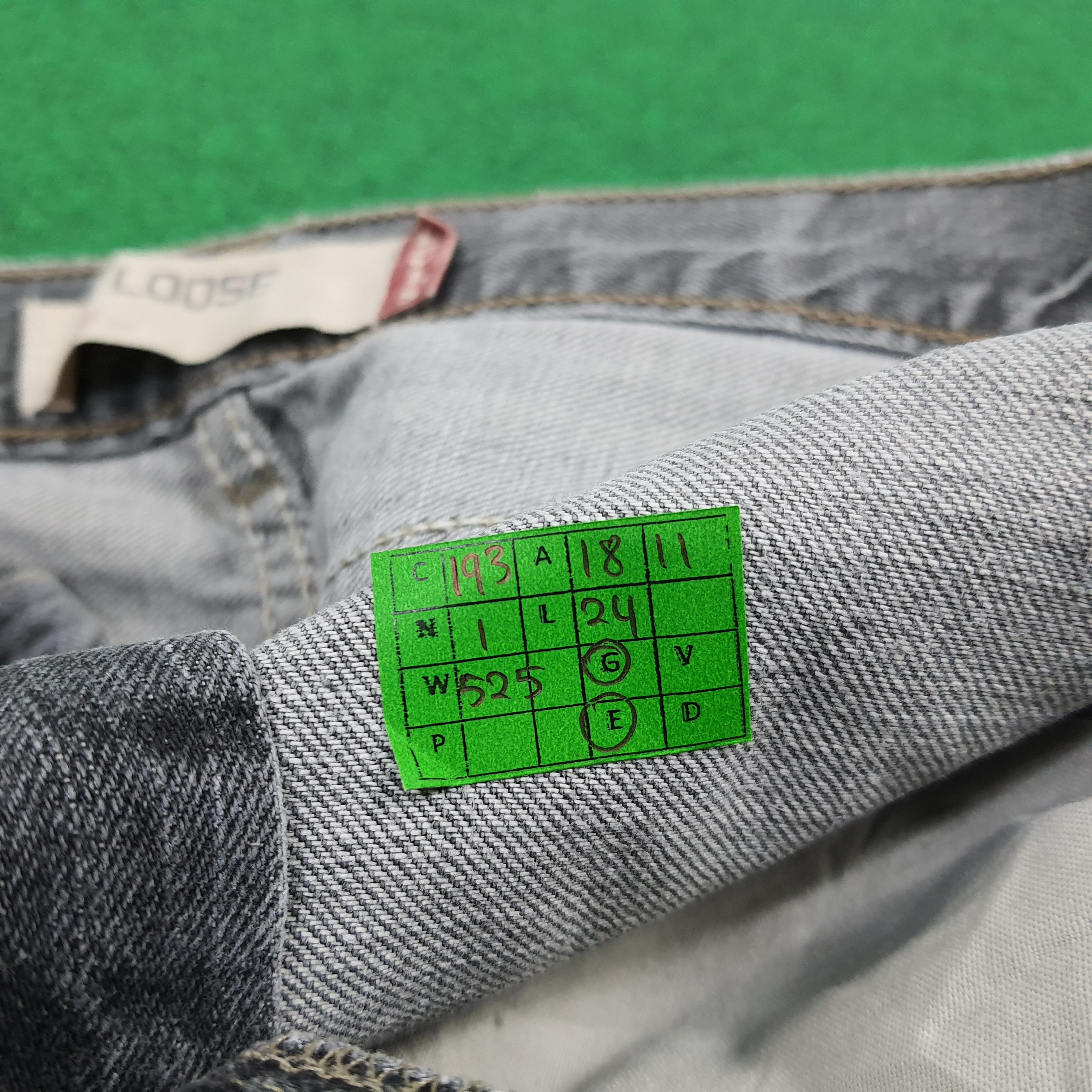 Levi's × Vintage Vintage Levi's 569 Loose Distressed Short Jeans Size US 36 / EU 52 - 9 Thumbnail