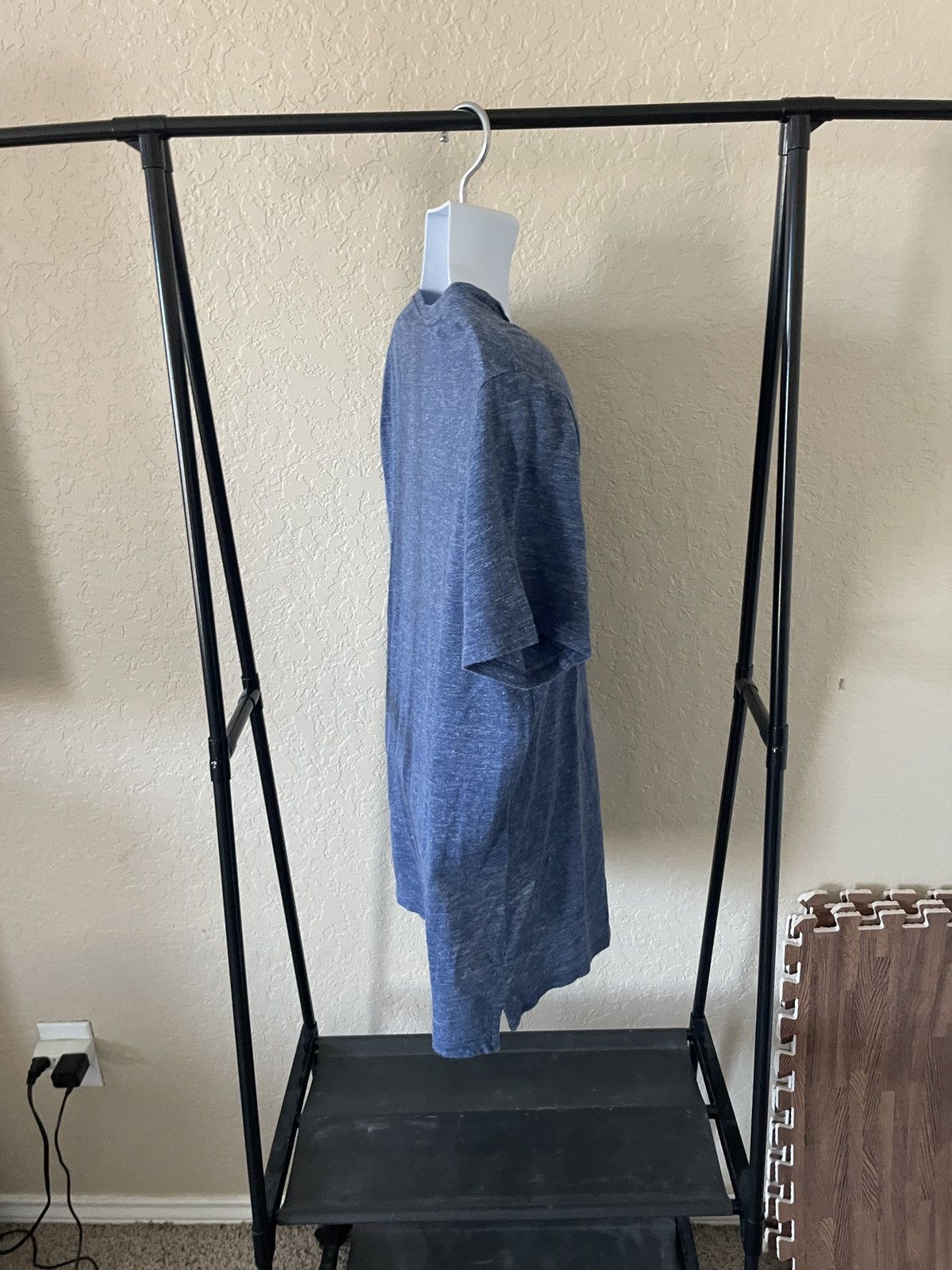 Vince Linen V neck Tee Size US M / EU 48-50 / 2 - 5 Thumbnail