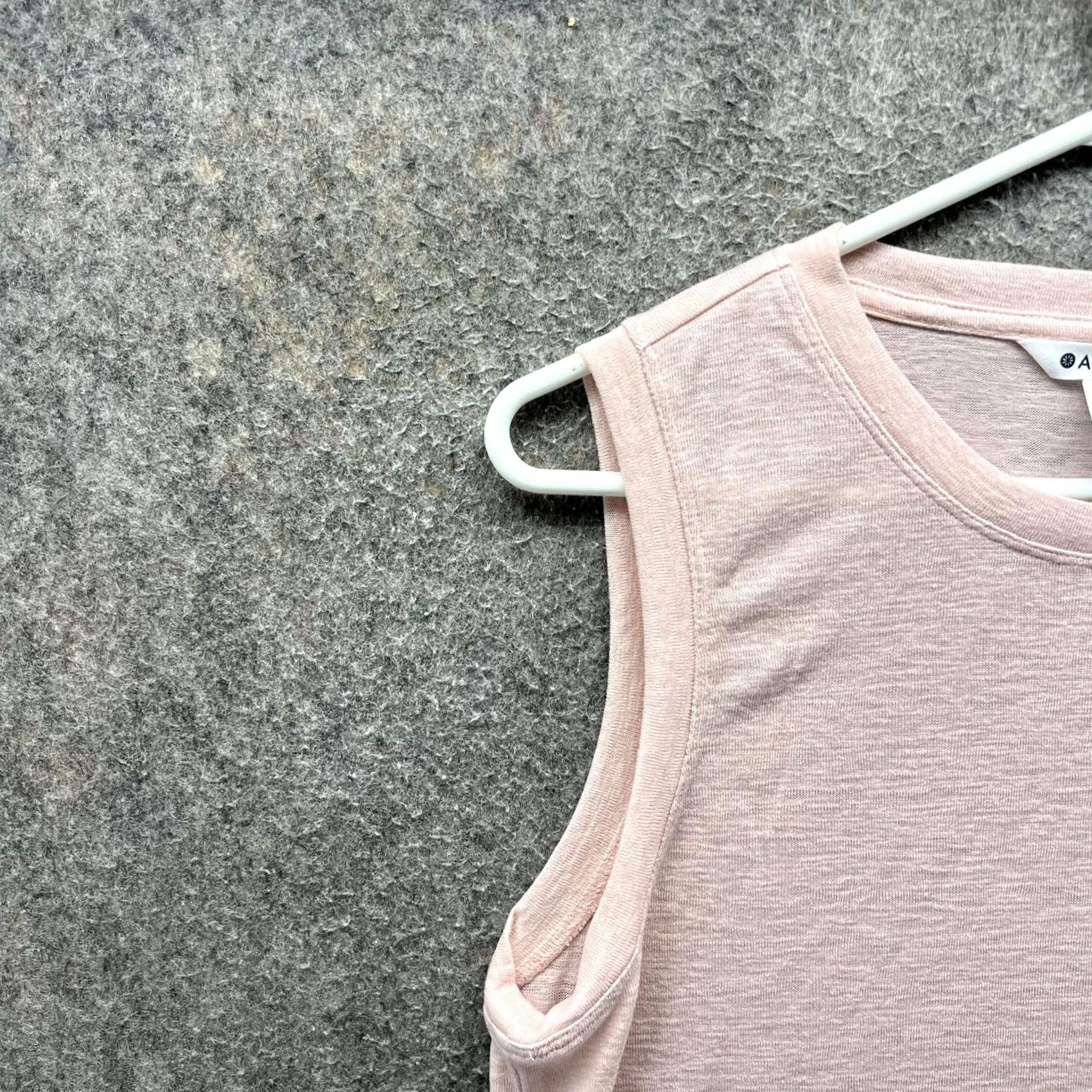 Athleta Athleta Breezy Tank Top Womens S Pink Lightweight Sleeveless Yoga Athletic Tank Top Crew Neck Shirt Size S / US 4 / IT 40 - 6 Thumbnail
