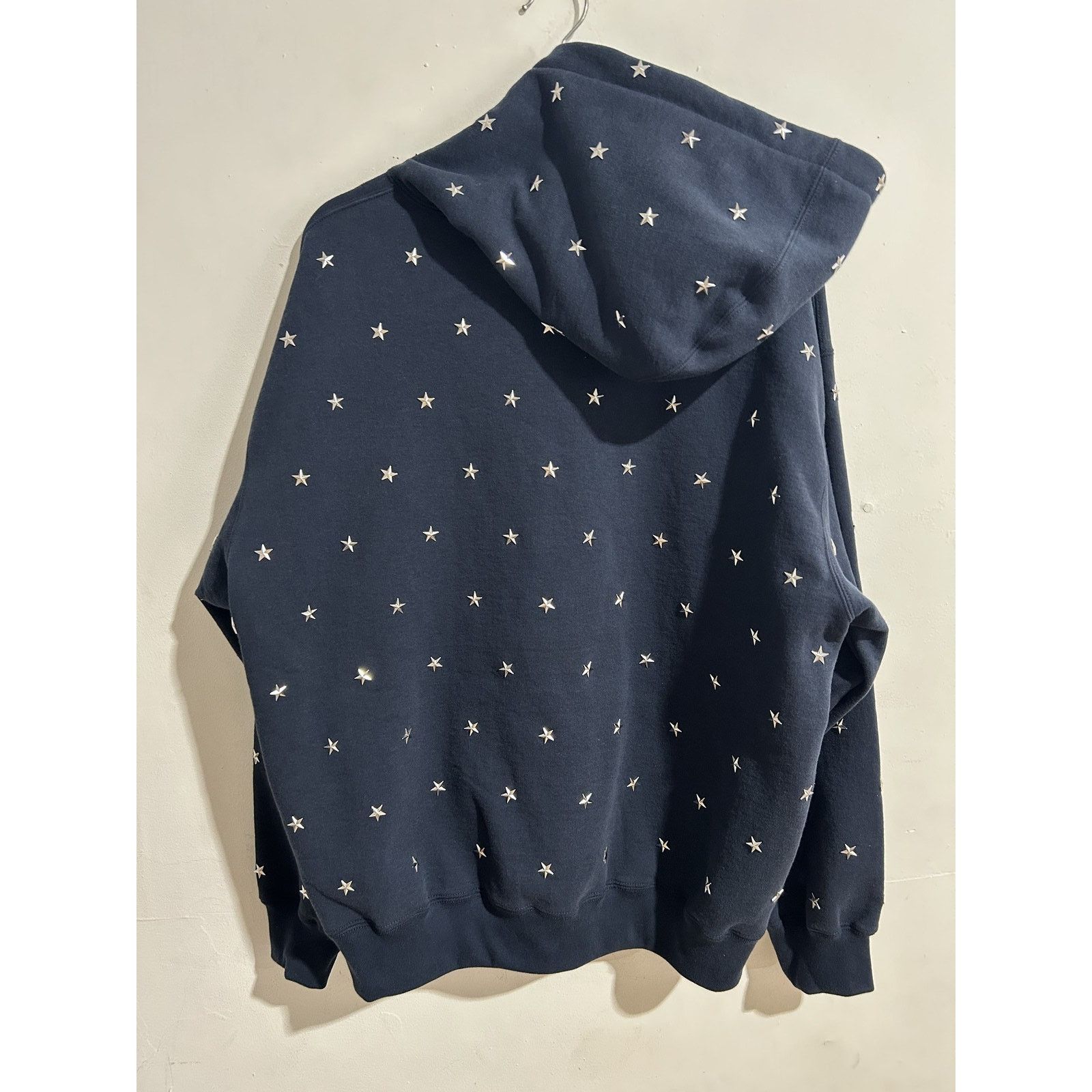 Supreme SUPREME STARS STUDDED HOODED SWEATSHIRT NAVY SIZE XL Size US XL / EU 56 / 4 - 2 Thumbnail