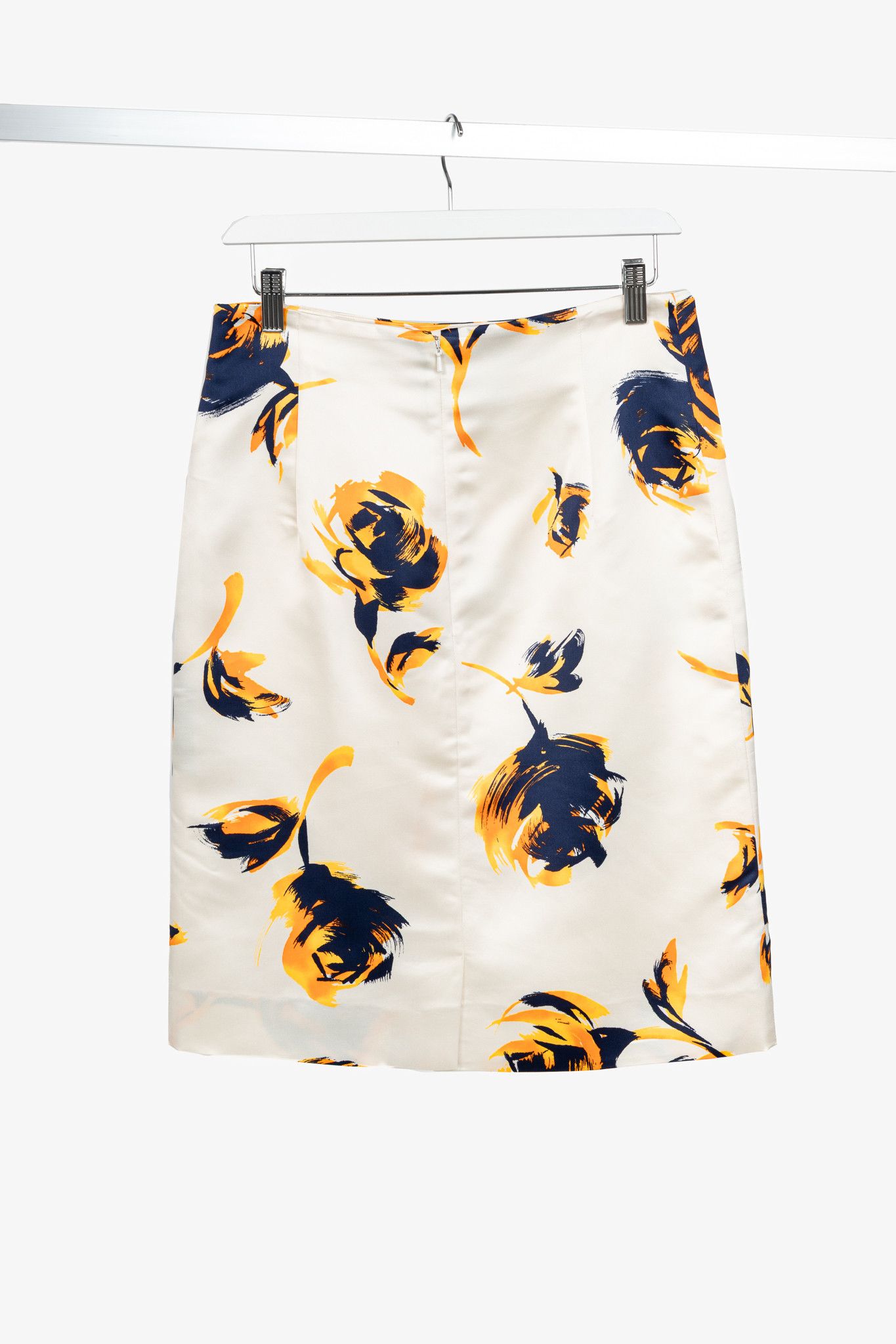 Dior Christian Dior White Silk Floral-Print Pencil Skirt Size 32" / US 10 / IT 46 - 2 Thumbnail
