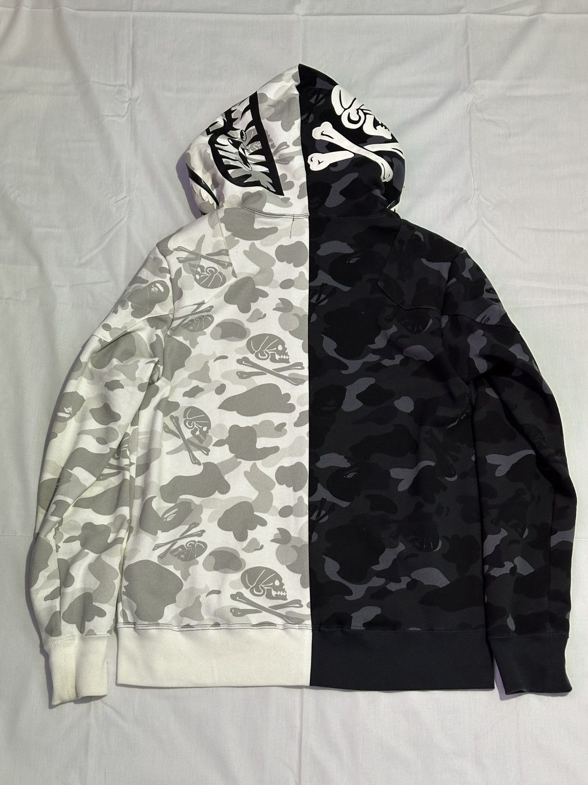 Bape × Neighborhood BAPE × NEIGHBORHOOD Split Shark Full-Zip Hoodie Size US XL / EU 56 / 4 - 5 Thumbnail