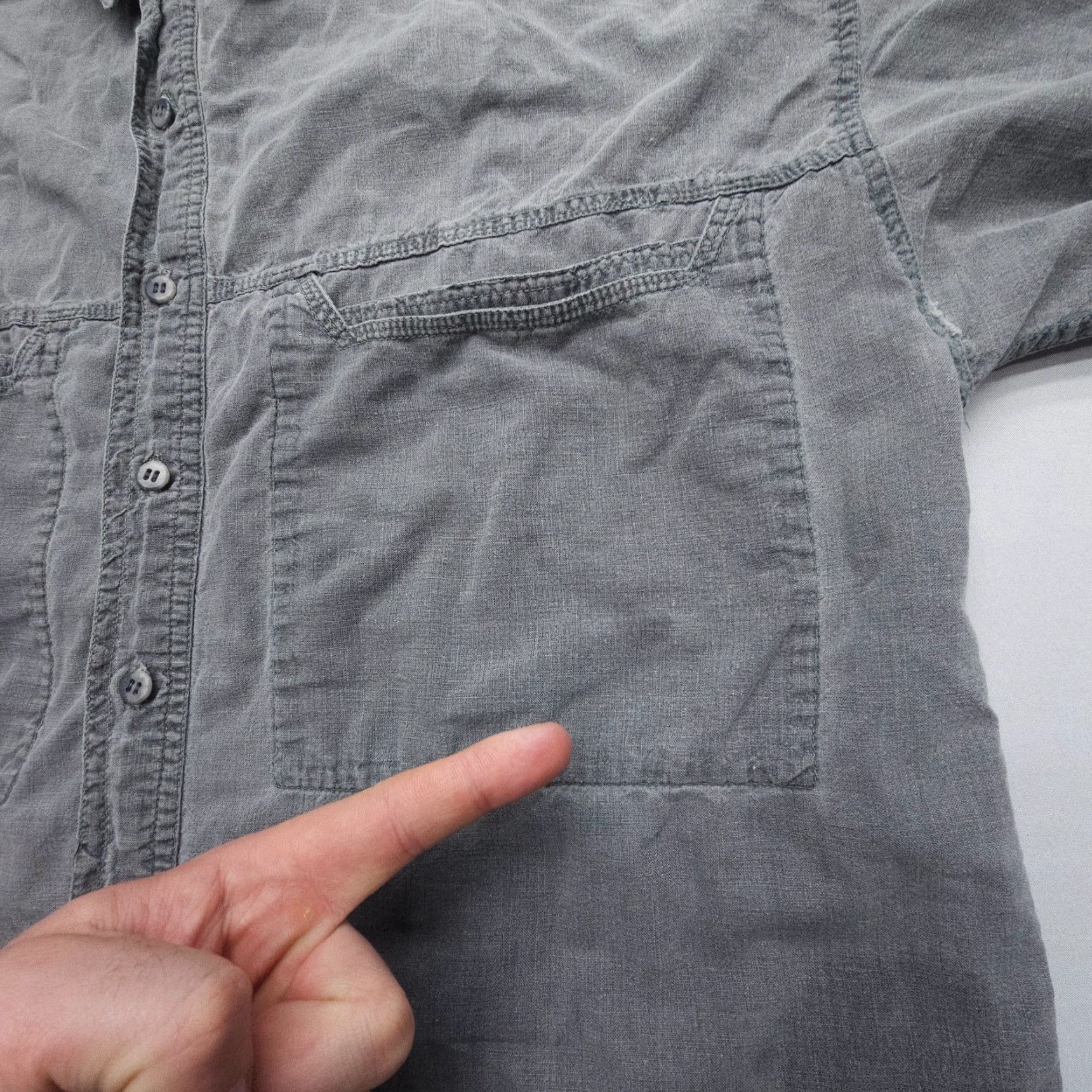 Vintage VINTAGE Page 1 Short Sleeve Button-Up Shirt Mens L Gray Cotton 90s Y2K Twill Button-Up Shirt Mens L Gray 90s Y2K Size US L / EU 52-54 / 3 - 6 Thumbnail