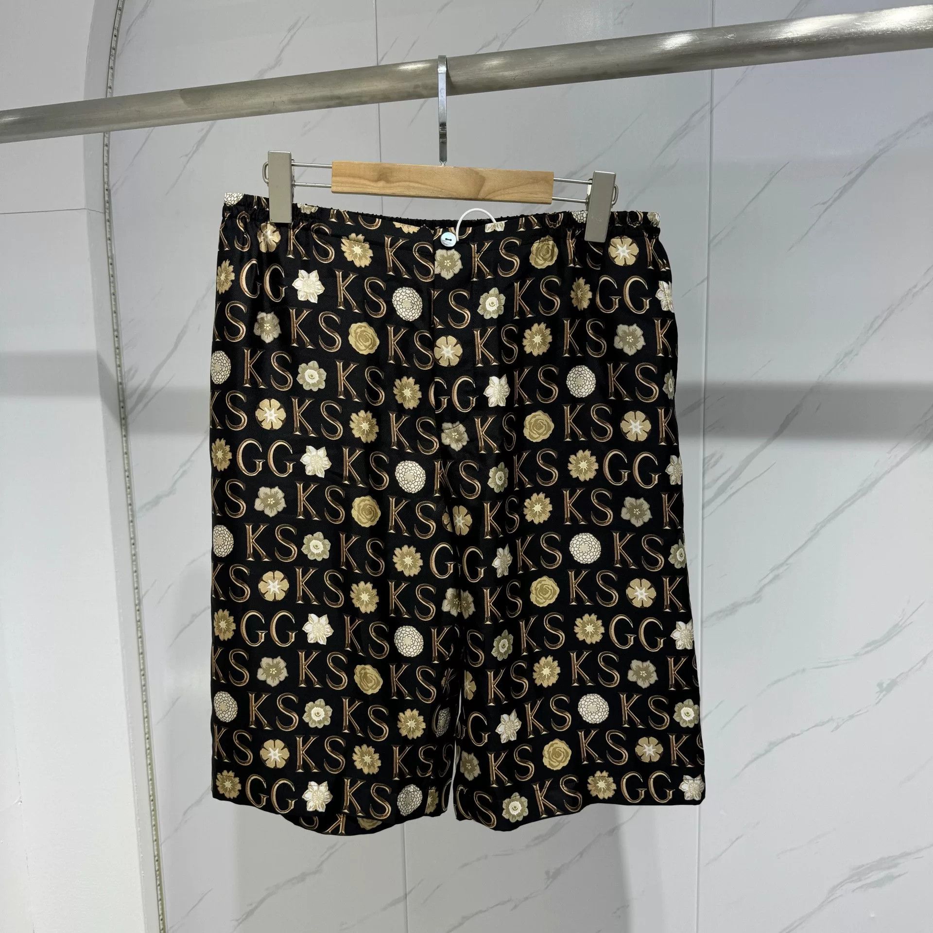 Gucci Gucci x Ken Scott Silk Shorts Size US 32 / EU 48 - 1 Thumbnail