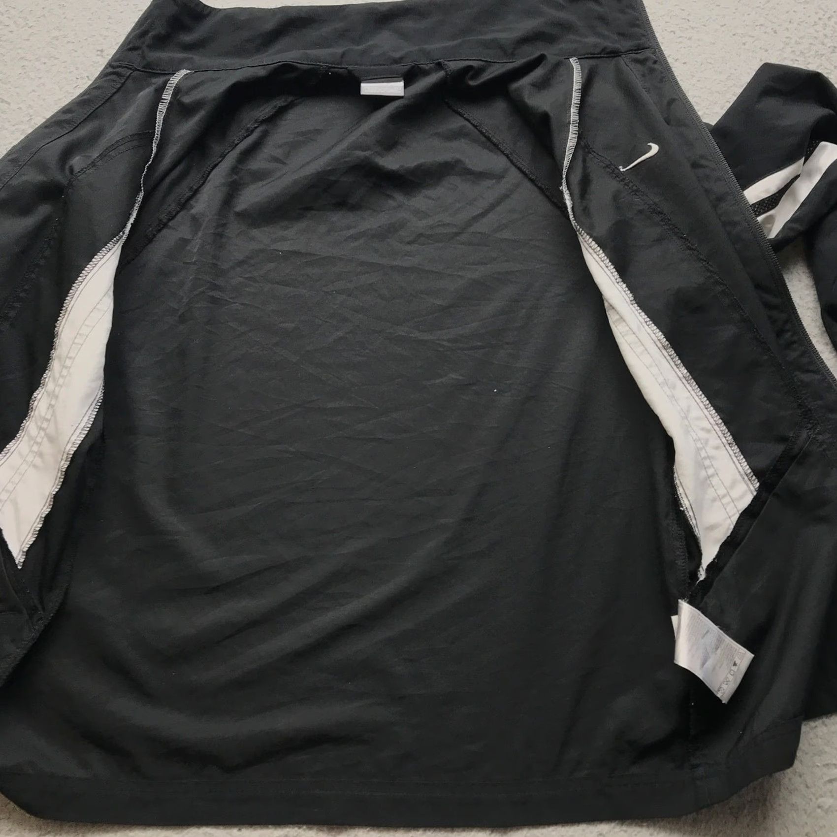Nike VINTAGE Nike Lined Track Jacket Womens Small S Long Sleeve Full Zip Pockets Black White Swoosh Size S / US 4 / IT 40 - 6 Thumbnail