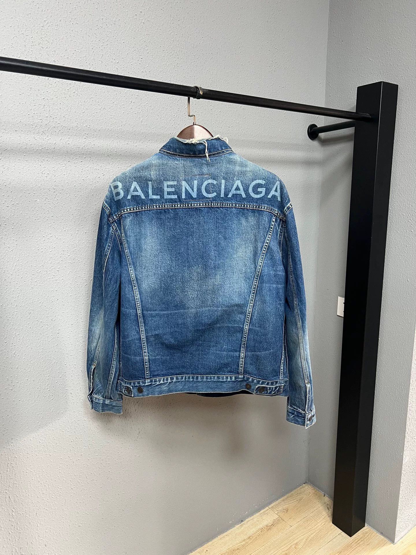 Balenciaga balenciaga blue denim jacket size 36 Size US S / EU 44-46 / 1 - 1 Thumbnail