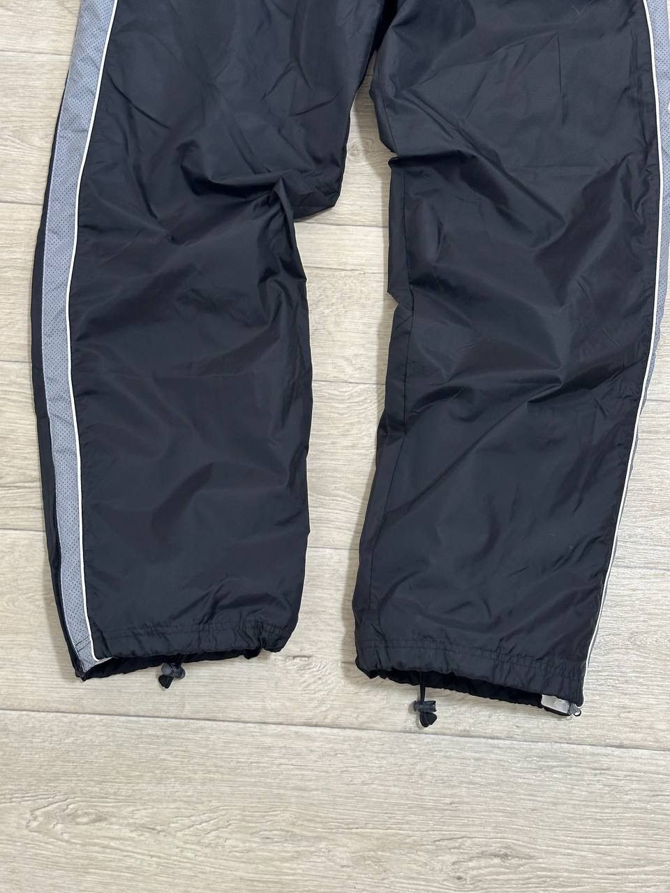 Nike Vintage Nike Sportswear Nylon Track Pants Baggy Zippers XL Size US 36 / EU 52 - 2 Thumbnail