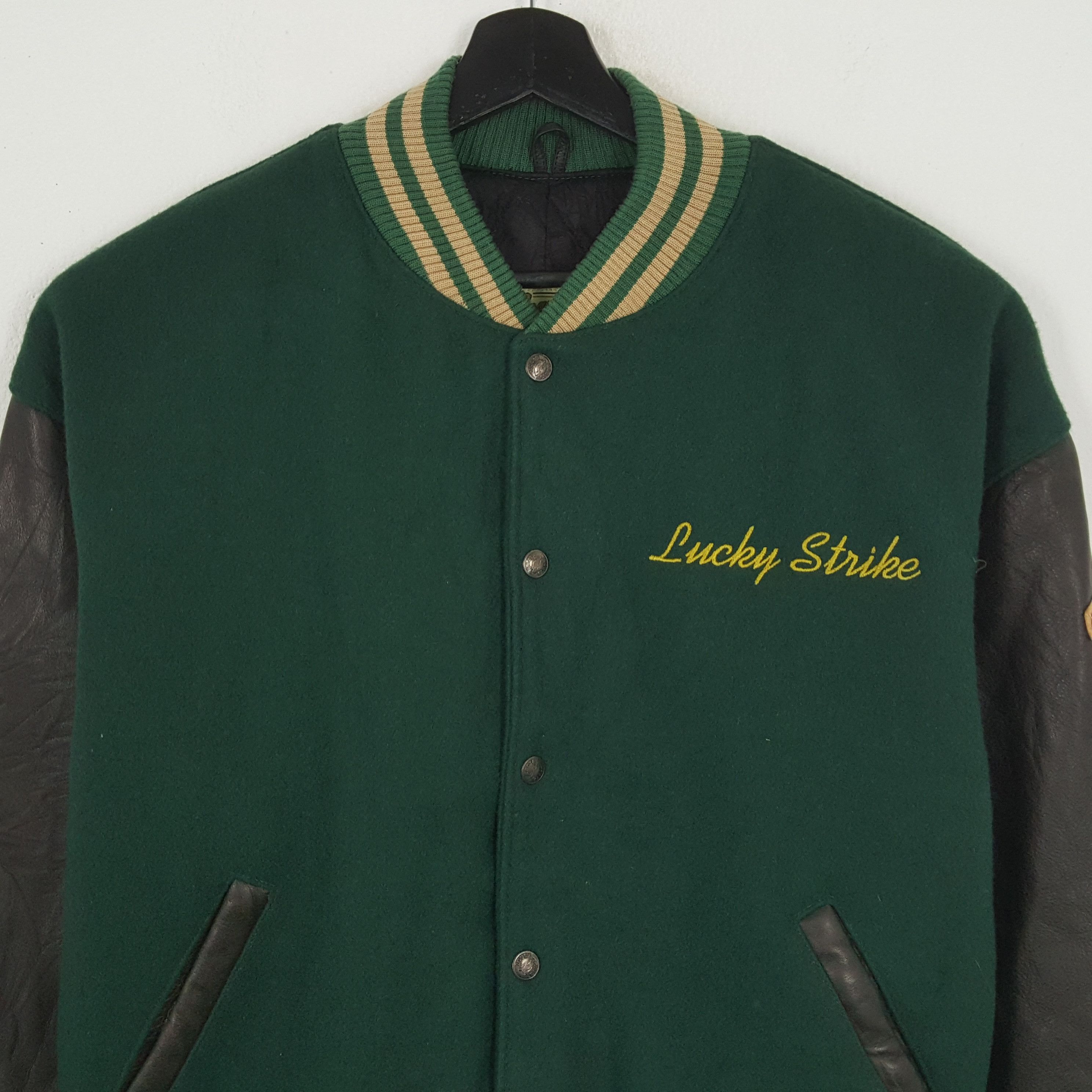 Vintage LUCKY STRIKE CIGARETTES Varsity Jacket Winter Style Size US XL / EU 56 / 4 - 4 Thumbnail