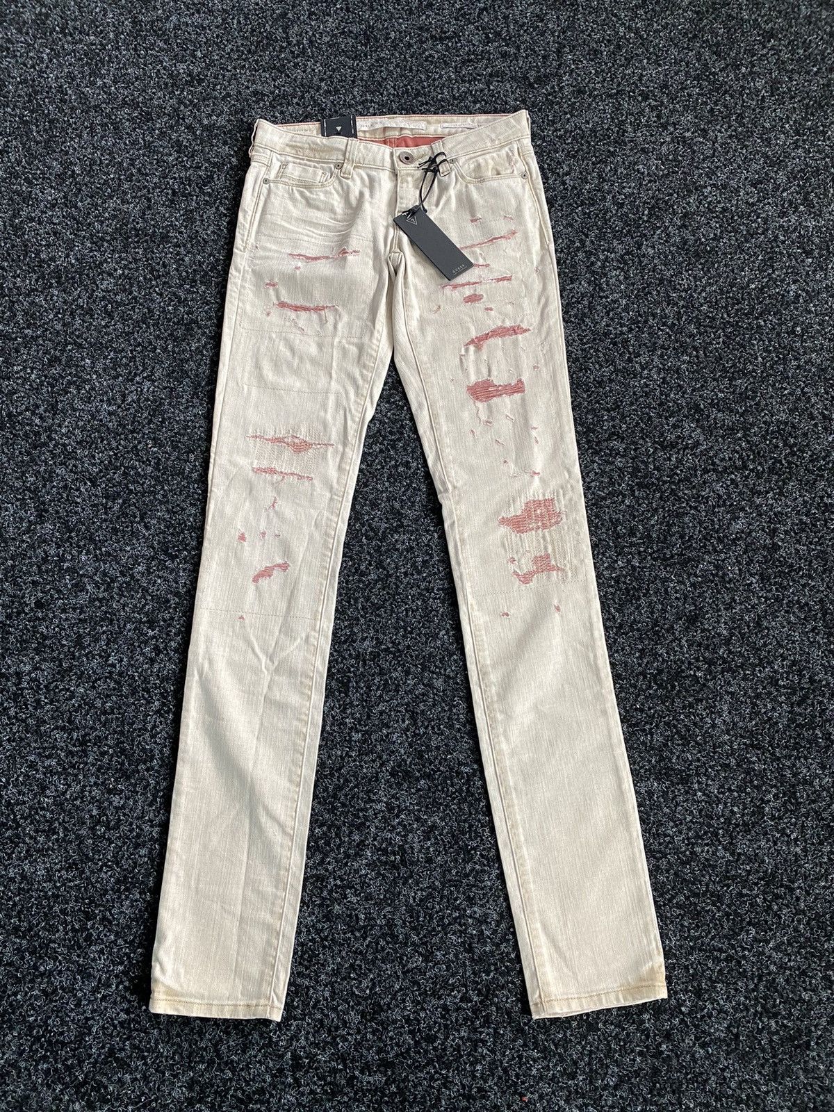 NEW Guess Distressed Beige Jeans Women’s Size 24