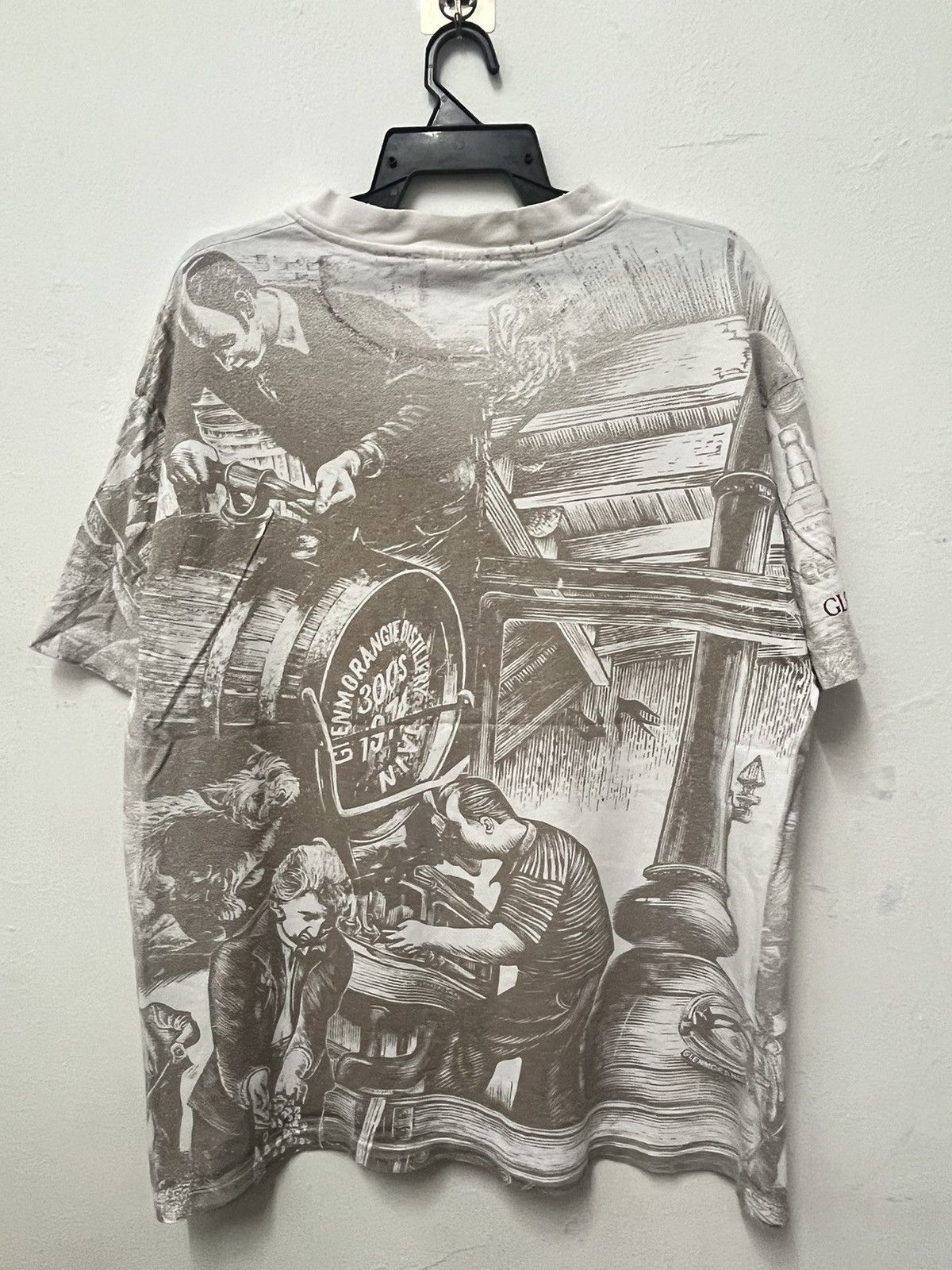 Vintage Vintage 90’s Glenmorangie Wine Tee Size US XL / EU 56 / 4 - 8 Thumbnail