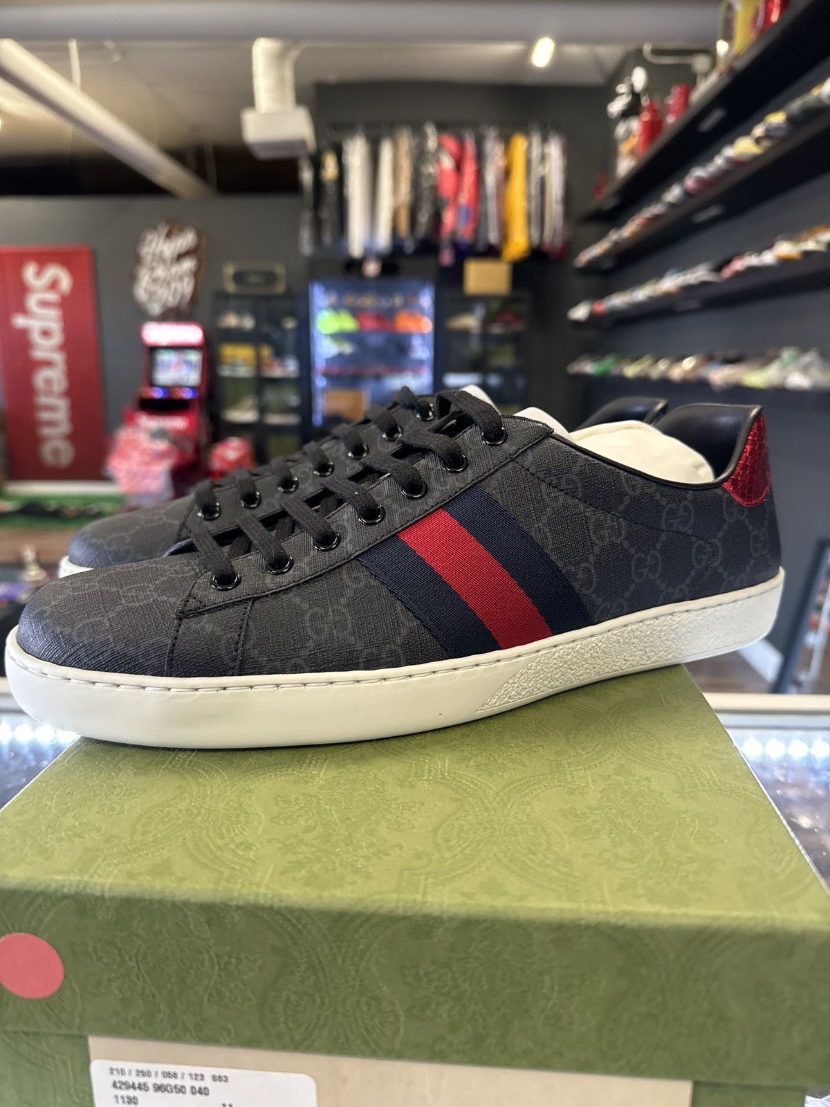Gucci GUCCI ACE SNEAKER SIZE 11 Size US 11 / EU 44 - 1 Thumbnail