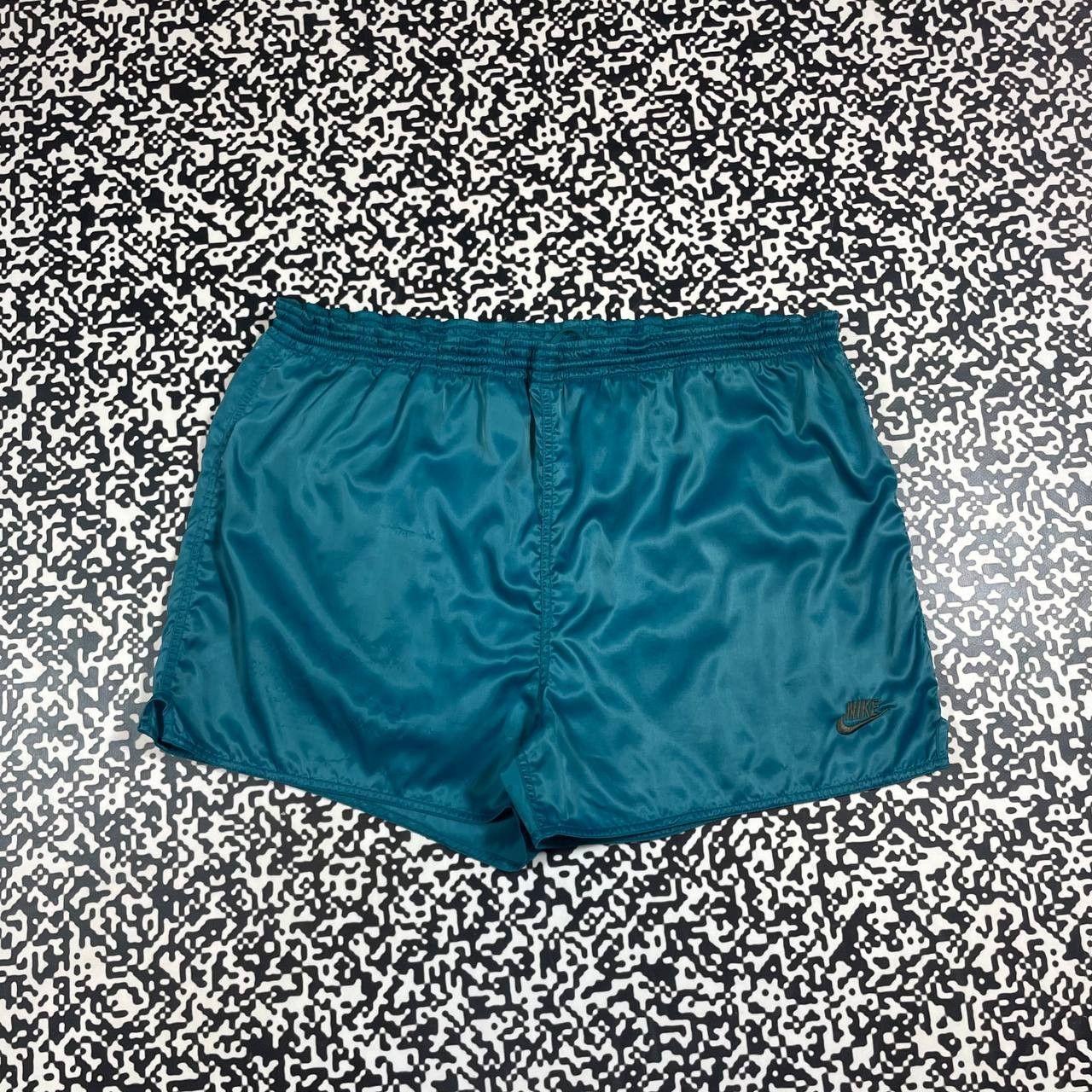 Nike Vintage 90s Nike Swoosh Logo Retro Style Sport Shorts Size US 38 / EU 54 - 1 Thumbnail