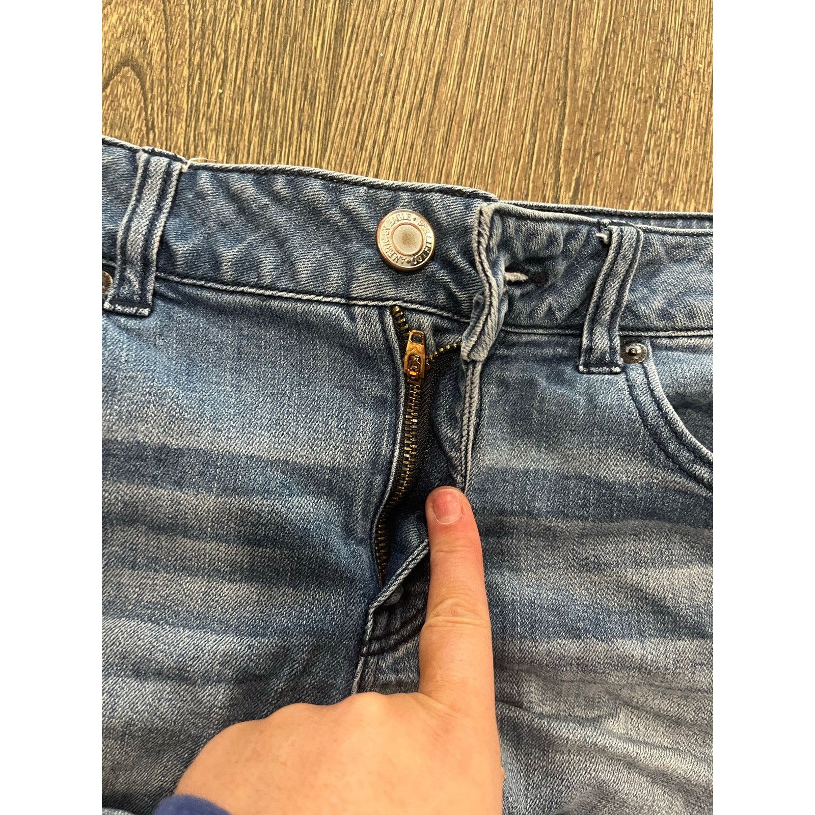 American Eagle Outfitters American Eagle Cut-Off Shorts Mid Rise Stretch Blue Size 14 Size 36" / US 14 / IT 50 - 4 Thumbnail
