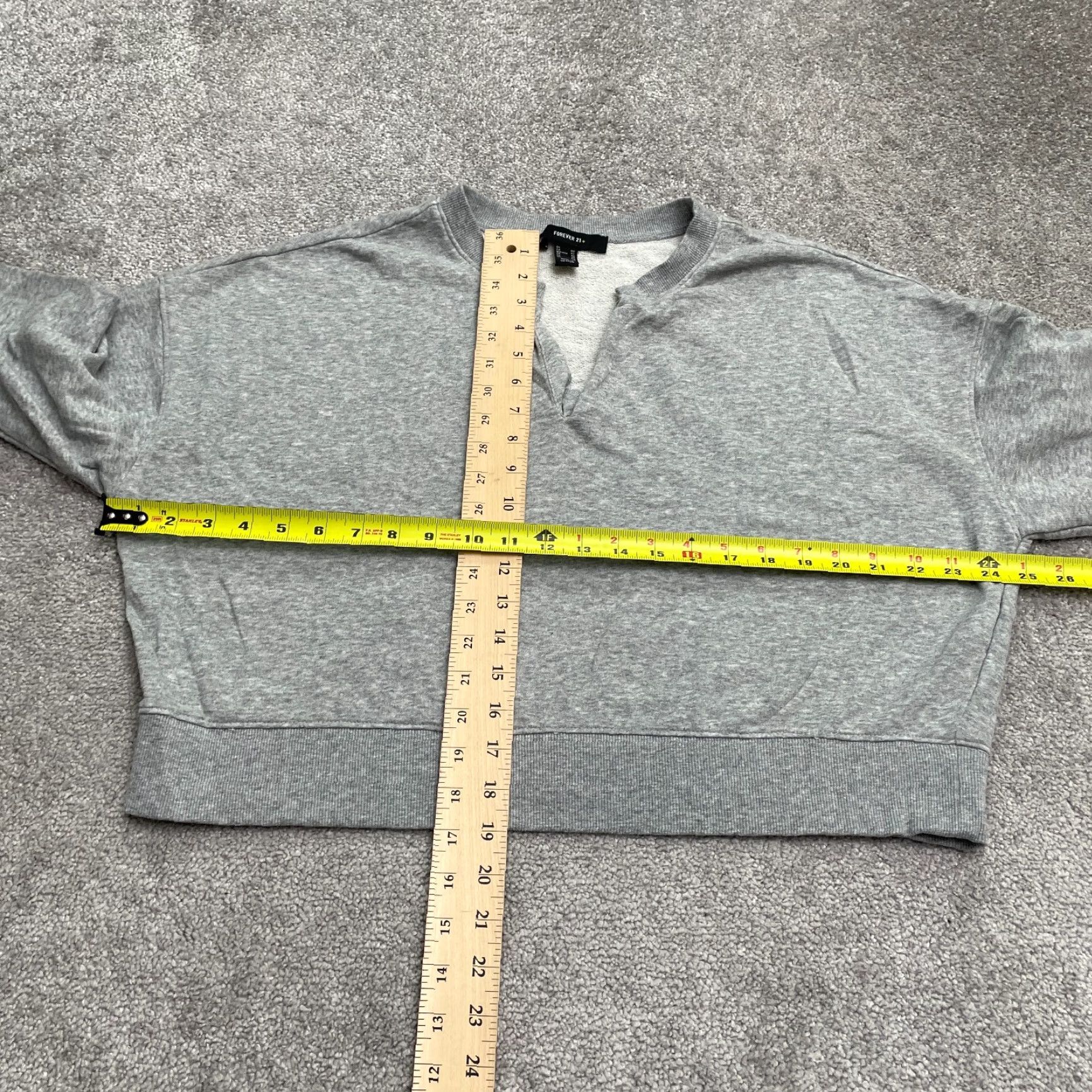 Forever 21 FOREVER 21 Cropped Pullover Sweatshirt Womens 0X Gray V-Neck Cotton Casual Size XL / US 12-14 / IT 48-50 - 6 Thumbnail
