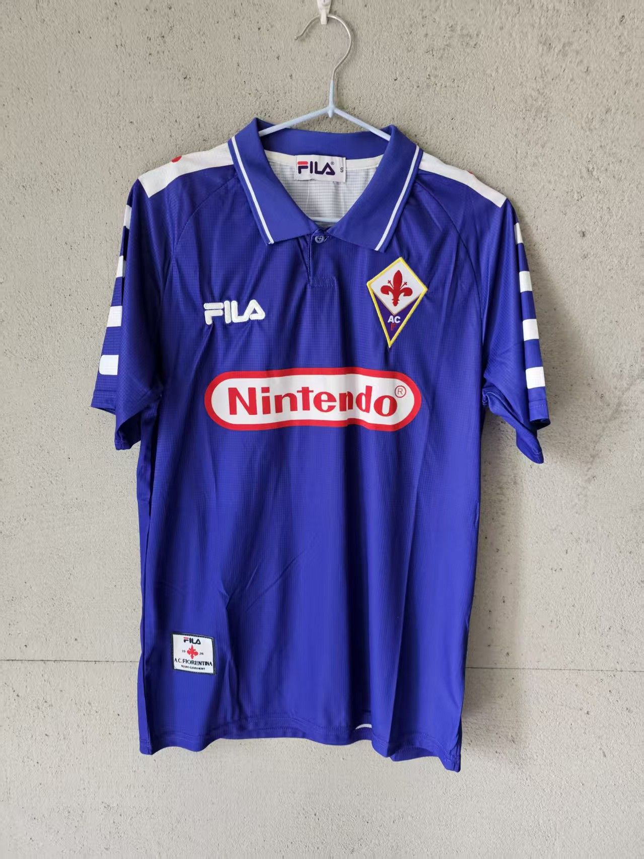Other ACF Fiorentina #9 BATISTUTA Jersey Size US S / EU 44-46 / 1 - 2 Thumbnail