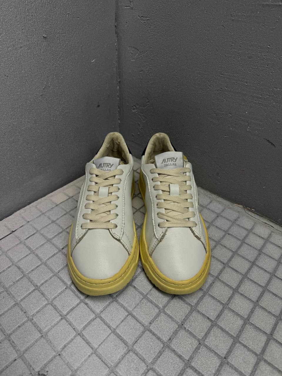 AUTRY AUTRY Dallas Low Leather SP “Leat White” 2022 Size US 5 / EU 37 - 2 Thumbnail