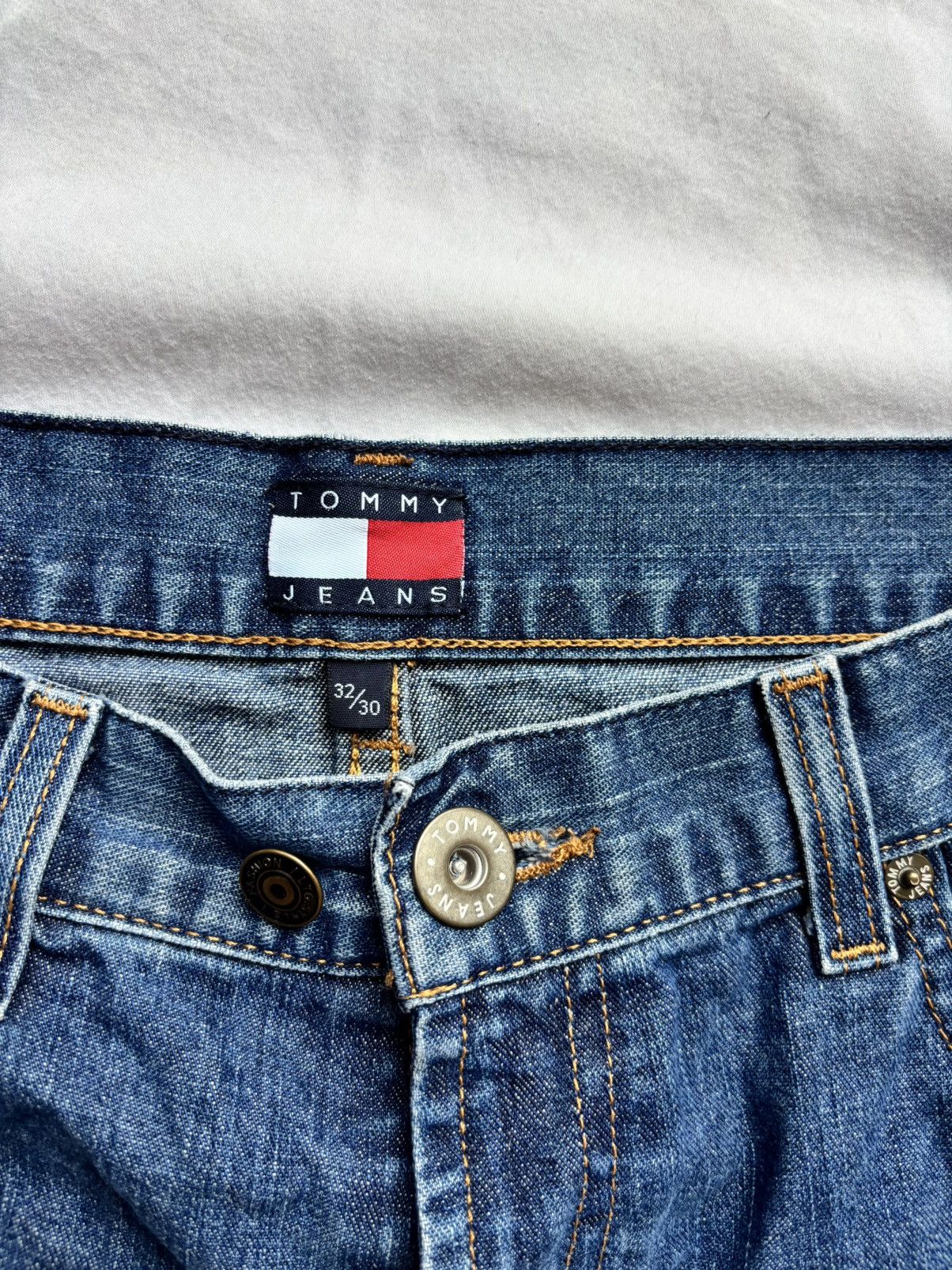 Tommy Hilfiger Vintage Tommy Hilfiger Blue Denim Jeans 32x30 Classic Fit Size US 33 - 3 Thumbnail