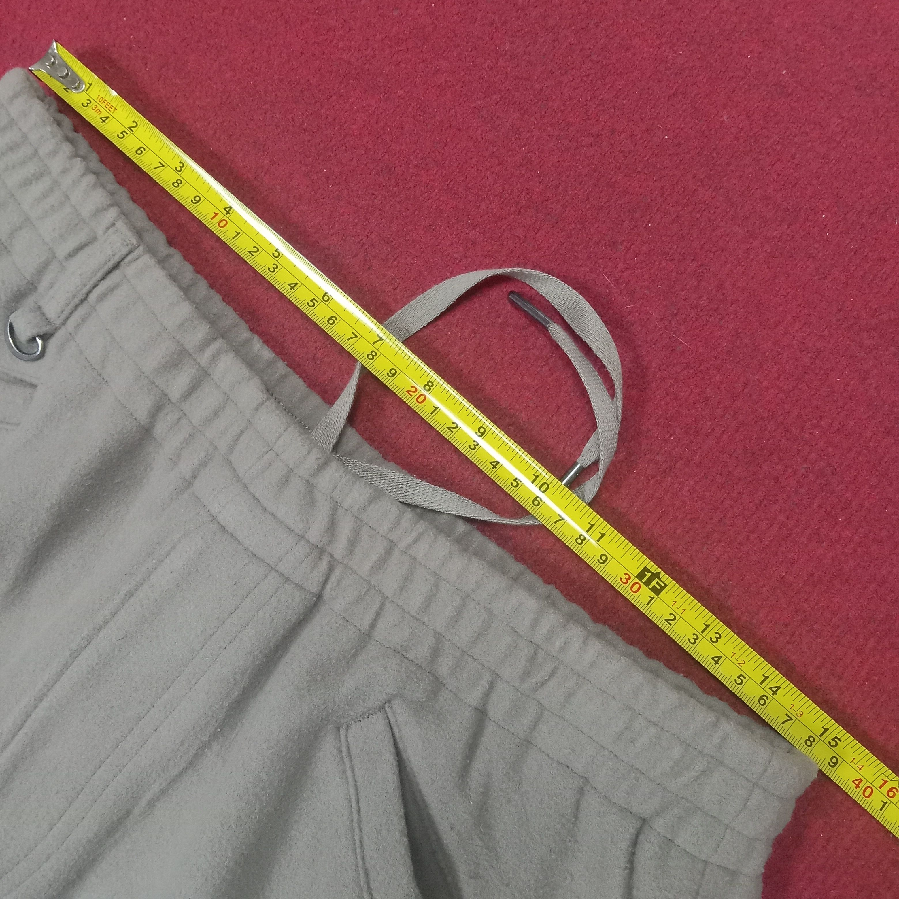 GU GU X Undercover Japanese Brand Streetwear Sweatpants Size US 30 / EU 46 - 7 Thumbnail