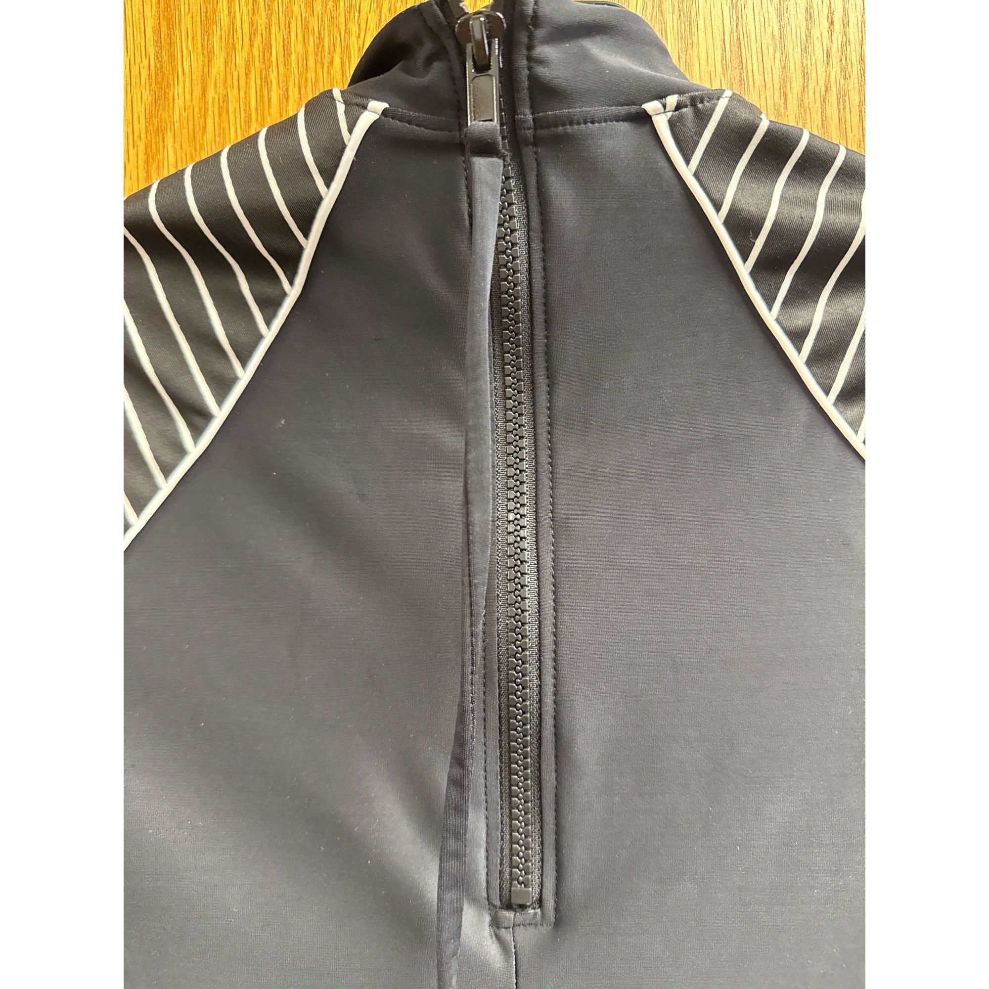 Other Women's Mock Neck Long Sleeve Rashguard Small Size S / US 4 / IT 40 - 7 Thumbnail