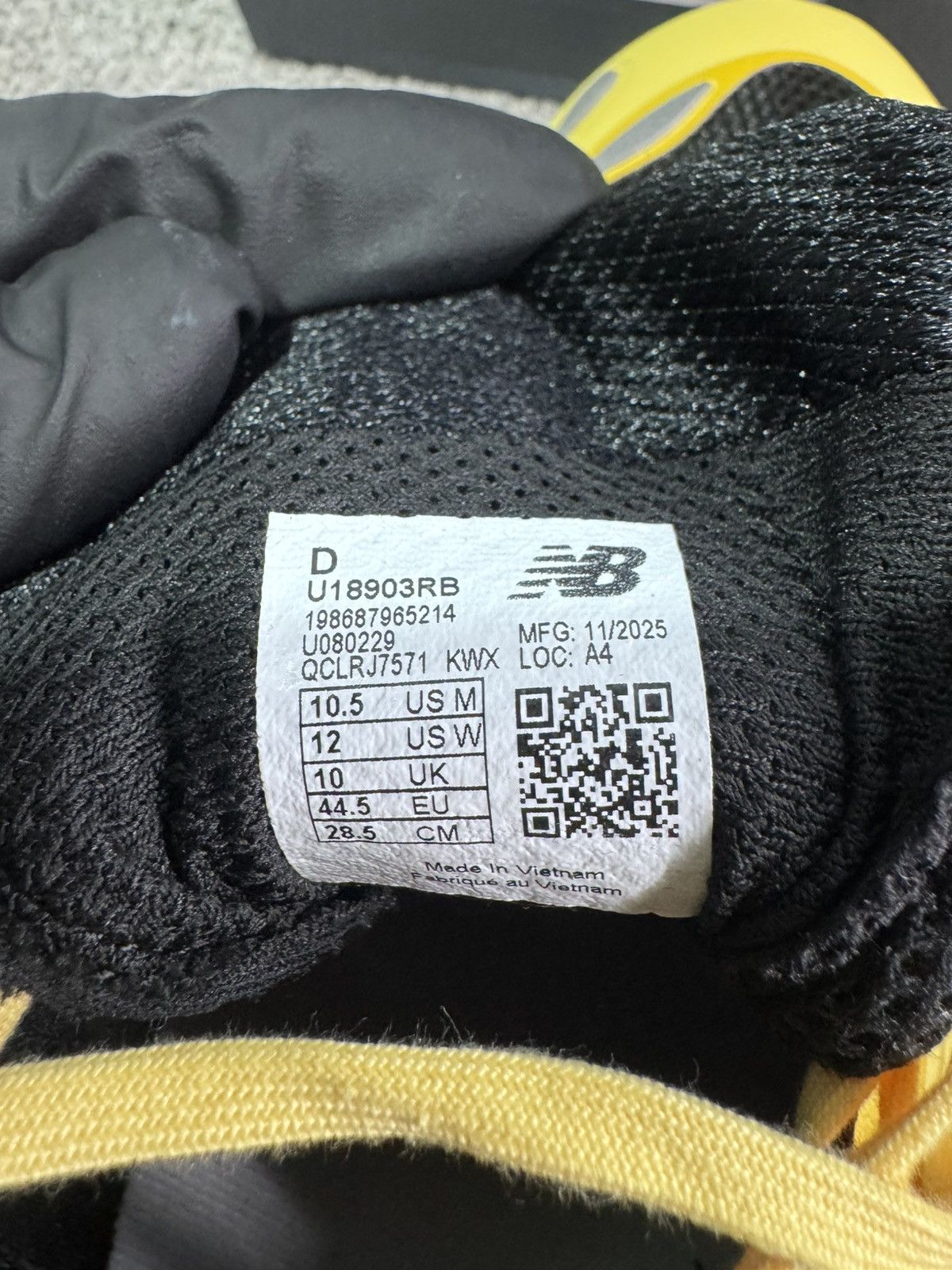New Balance New Balance 1890 Star Burst Black size 10.5 men’s DS Size US 10.5 / EU 43-44 - 8 Thumbnail