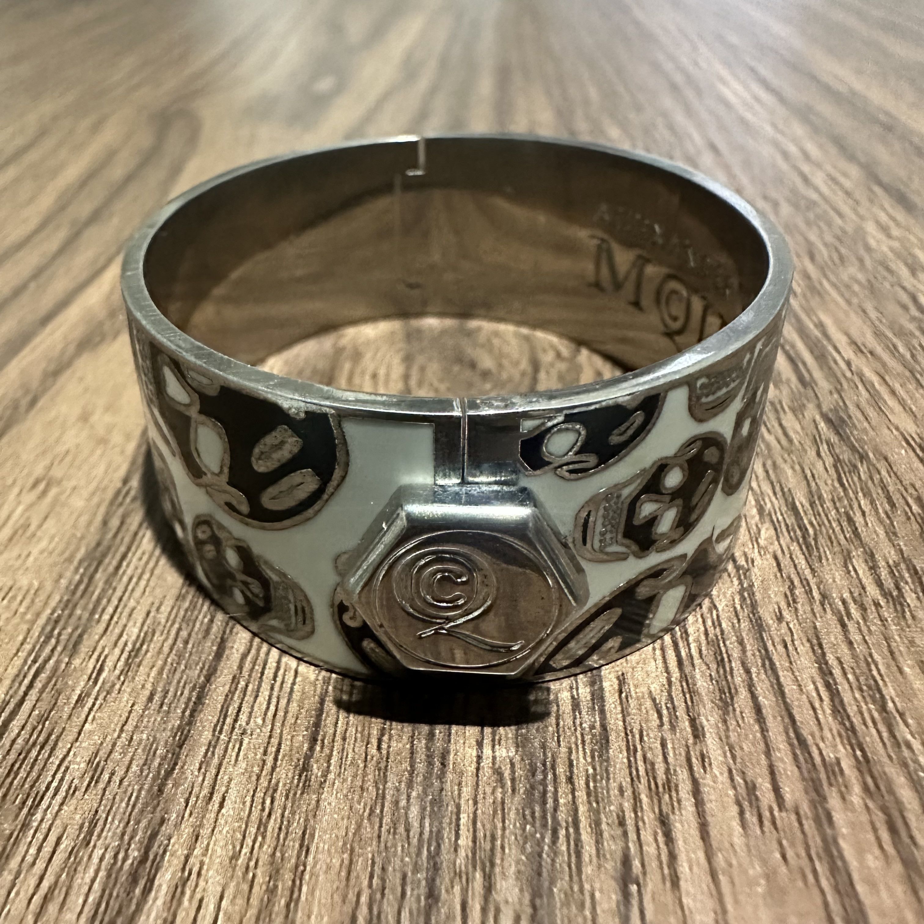 Alexander McQueen Alexander McQueen Enamel Skull Bracelet Size ONE SIZE - 2 Thumbnail