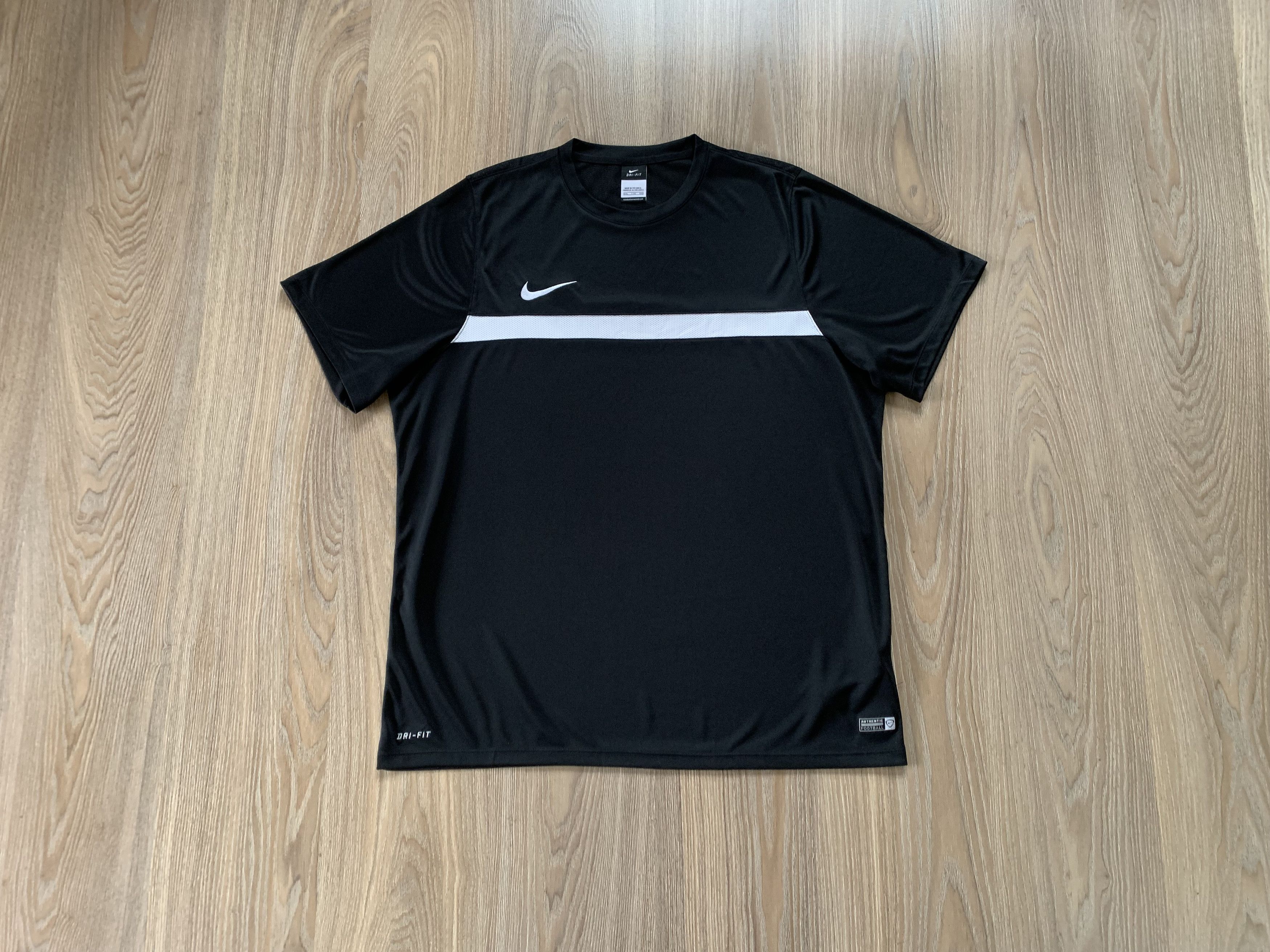Nike × Vintage Nike Balck Training Football Soccer T-Shirt Size US XXL / EU 58 / 5 - 1 Thumbnail