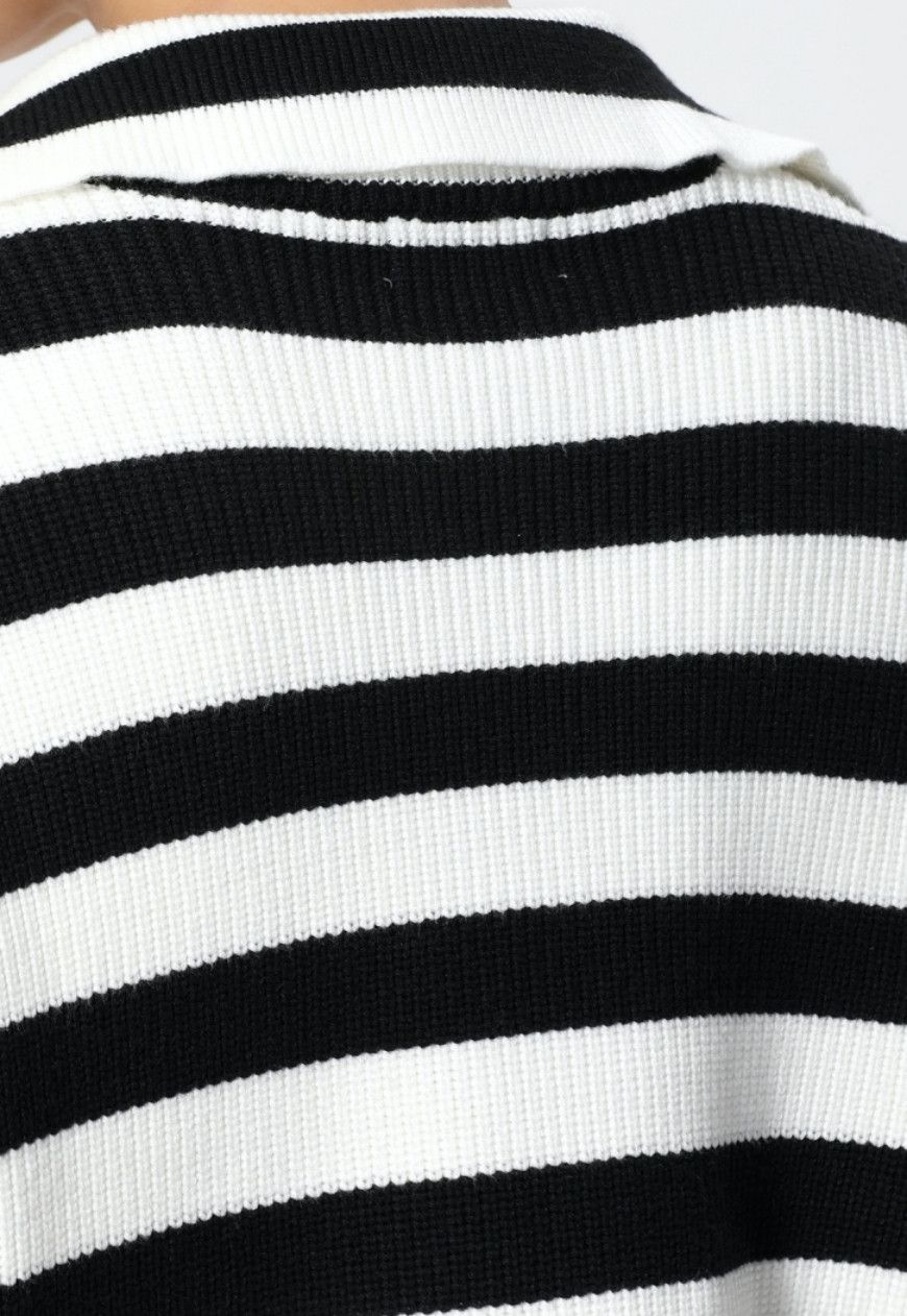 Other Men’s striped retro V-neck sweater Size US M / EU 48-50 / 2 - 2 Thumbnail