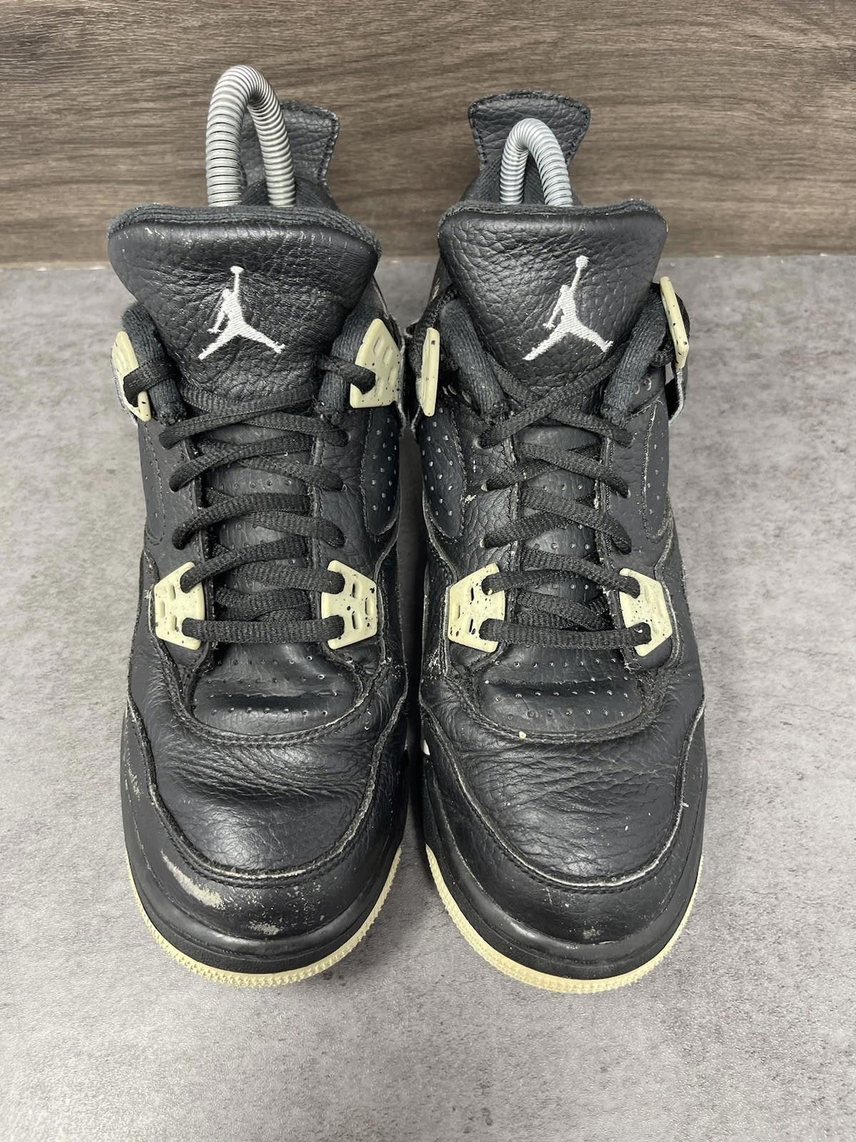 Jordan Brand Air Jordan 4 Oreo Kids Size 5.5 GS Black White Sneakers Size US 5.5 / EU 38 - 3 Thumbnail