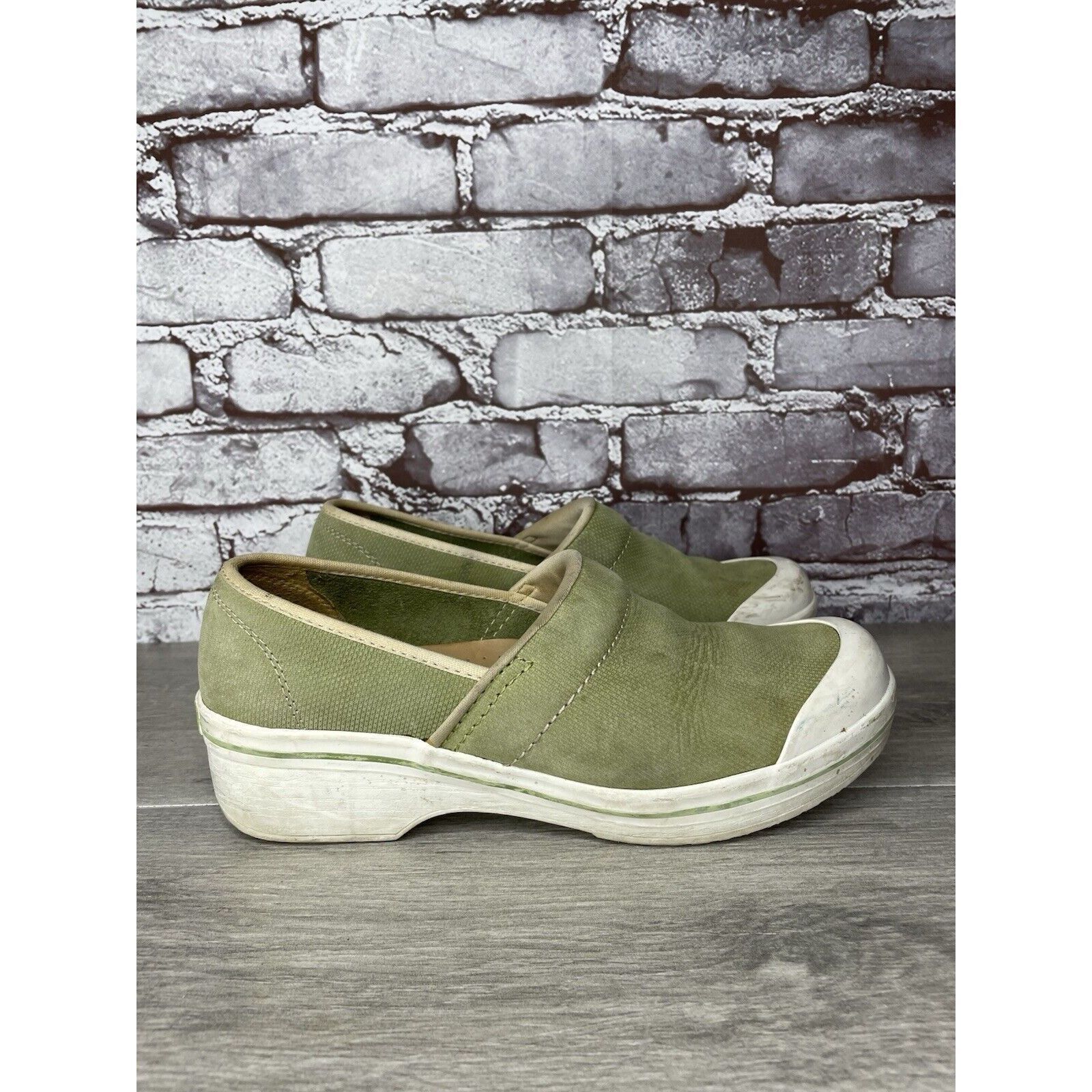 Other Dansko Green White Canvas Slip Resistant Clogs Work Shoes Wo Size US 9.5 / IT 39.5 - 17 Thumbnail