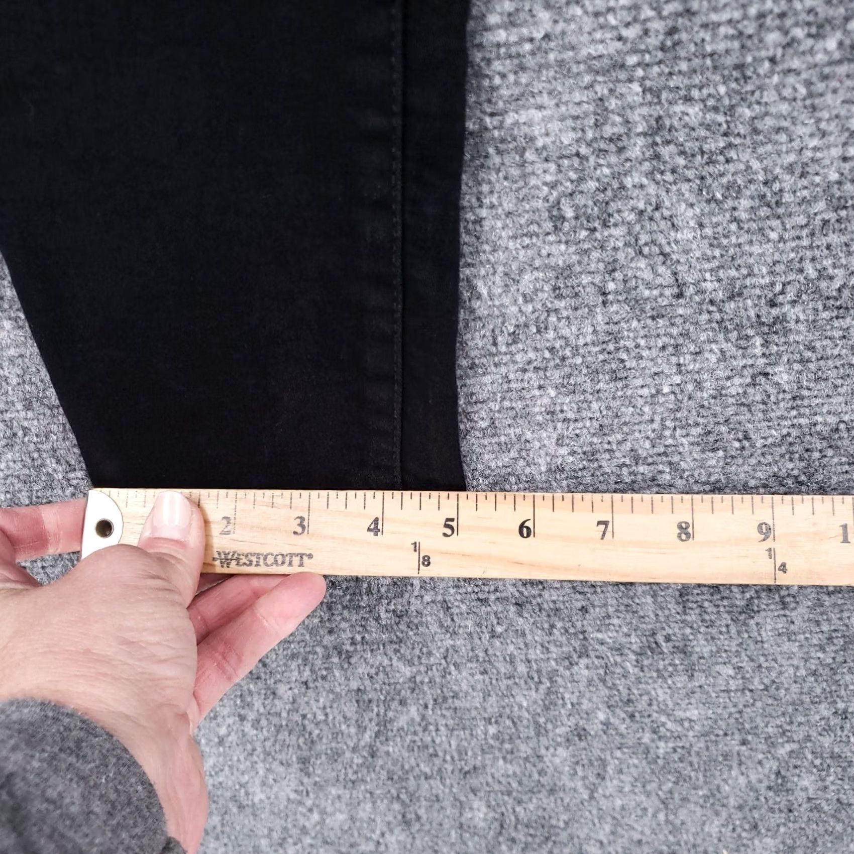 Nine West Nine West Jeans Skinny Mid Rise Dark Wash Black Womens 6 Denim Slim Pocket 5-Pocket Inseam 29 In. Modern Vintage: No Mens Womens Girls? Size 28" / US 6 / IT 42 - 4 Thumbnail