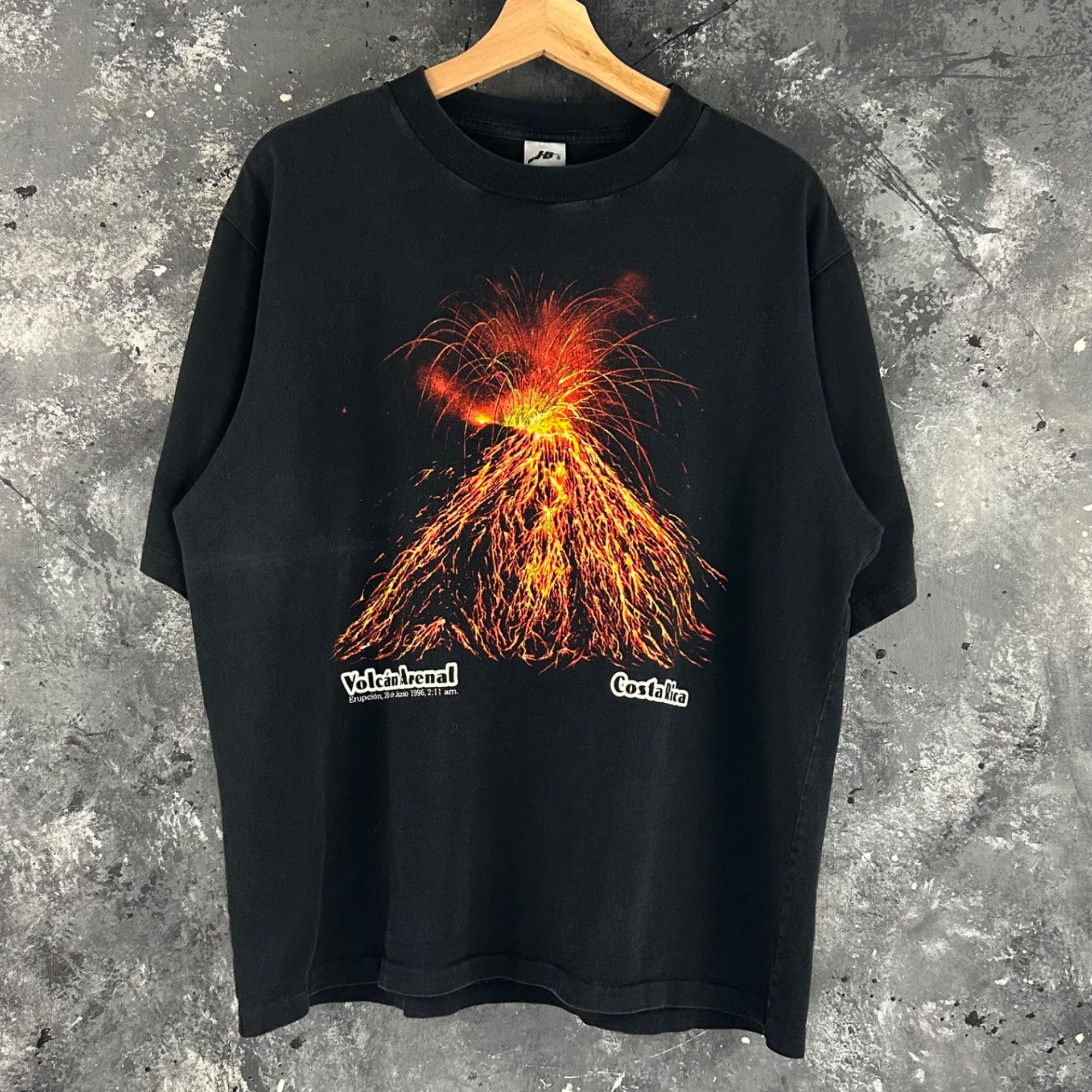 Vintage Vintage 1996 Volcán Arena nature shirt Size US XL / EU 56 / 4 - 1 Thumbnail