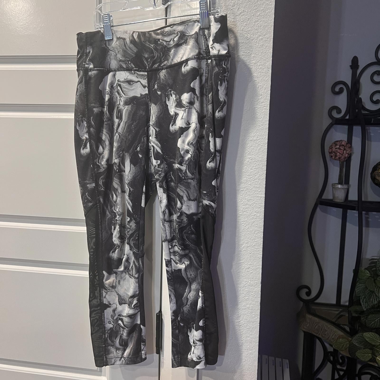 Other Black and White Marble Pattern Women's Leggings Size ONE SIZE - 4 Thumbnail