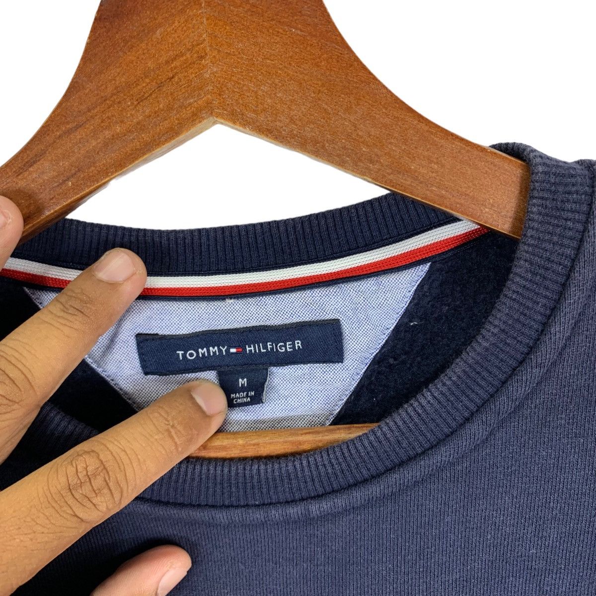 Tommy Hilfiger Vintage Tommy Hilfiger Pullover Sweatshirt Jumper Crewneck Size US M / EU 48-50 / 2 - 5 Thumbnail