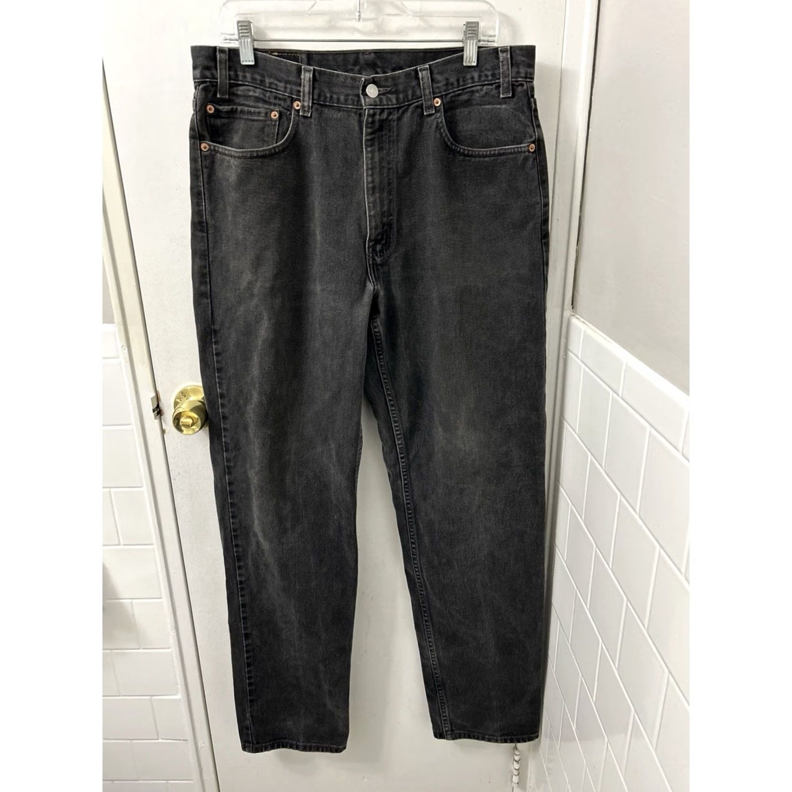 Levi's VINTAGE Levi's 550 Jeans Mens 34x34 Black Relaxed Fit Tapered Leg Denim 5-Pocket 34x34 Mens Size US 34 / EU 50 - 2 Thumbnail