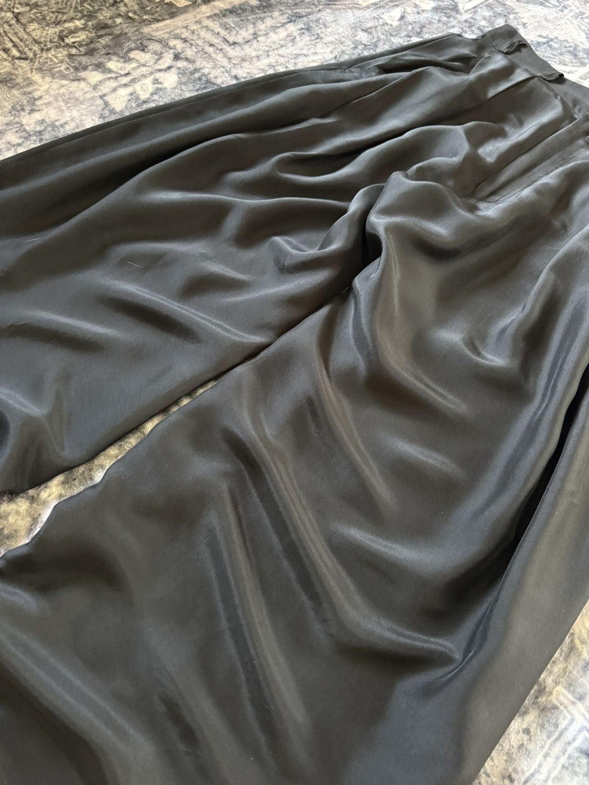Yohji Yamamoto S/S 04 YOHJI YAMAMOTO Pleated Wide Leg Black Silk Pants Size US 30 / EU 46 - 5 Thumbnail