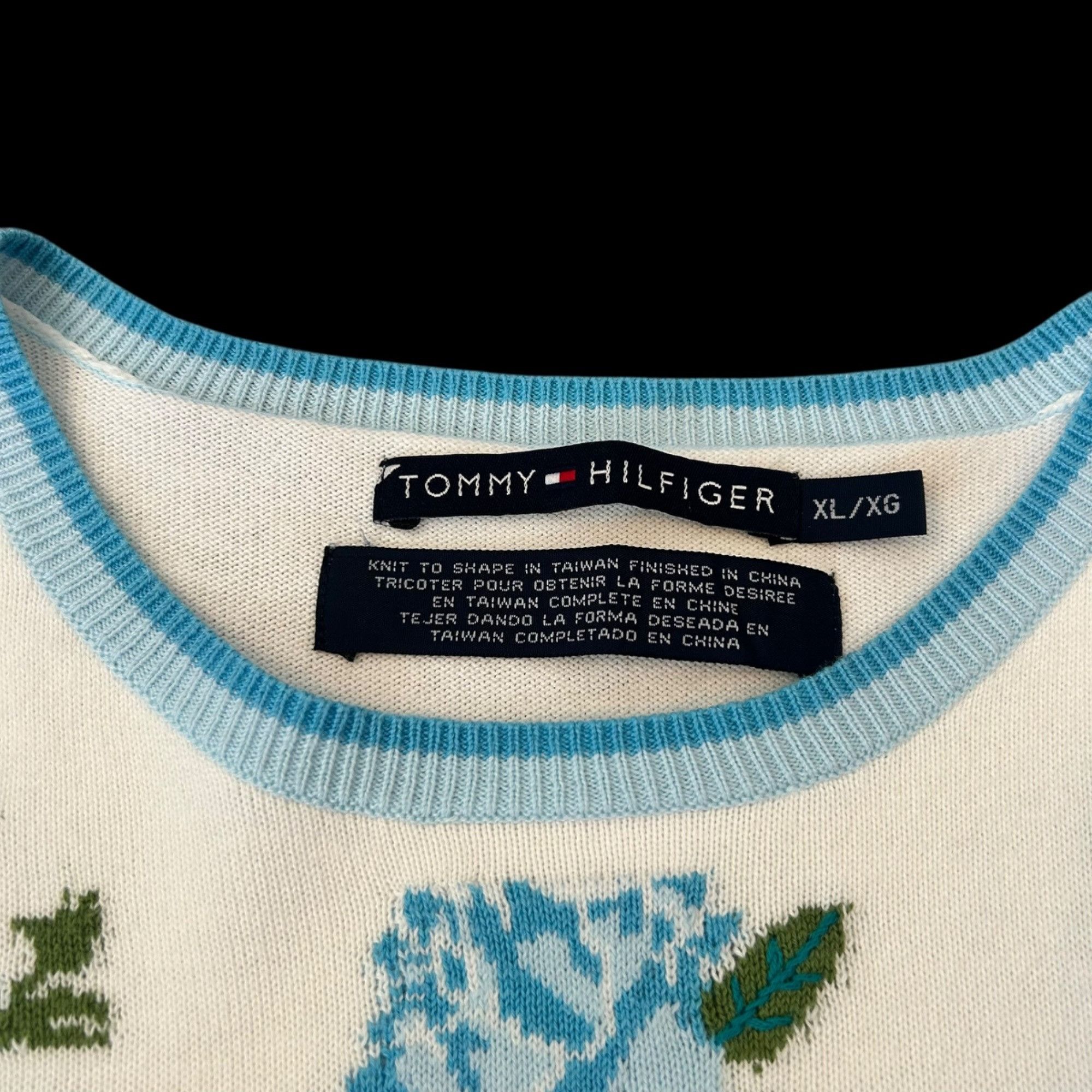 Tommy Hilfiger Vintage Tommy Hilfiger Embroidered Blue Roses Sweater Tee XL Size XL / US 12-14 / IT 48-50 - 3 Thumbnail