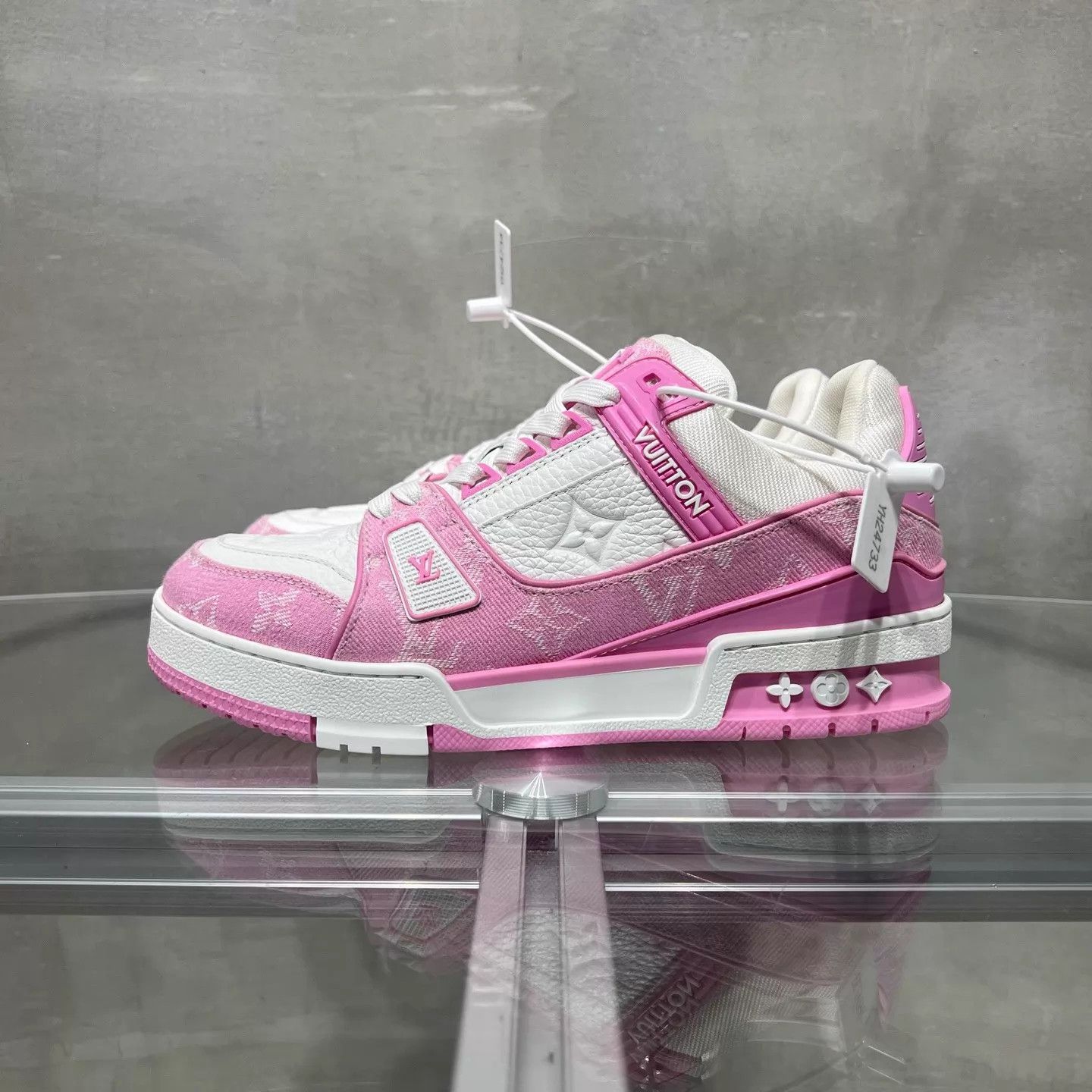 Louis Vuitton LV Trainer white pink denim BNIB, tried UK3.5/37.5 Size US 7 / IT 37 - 3 Thumbnail