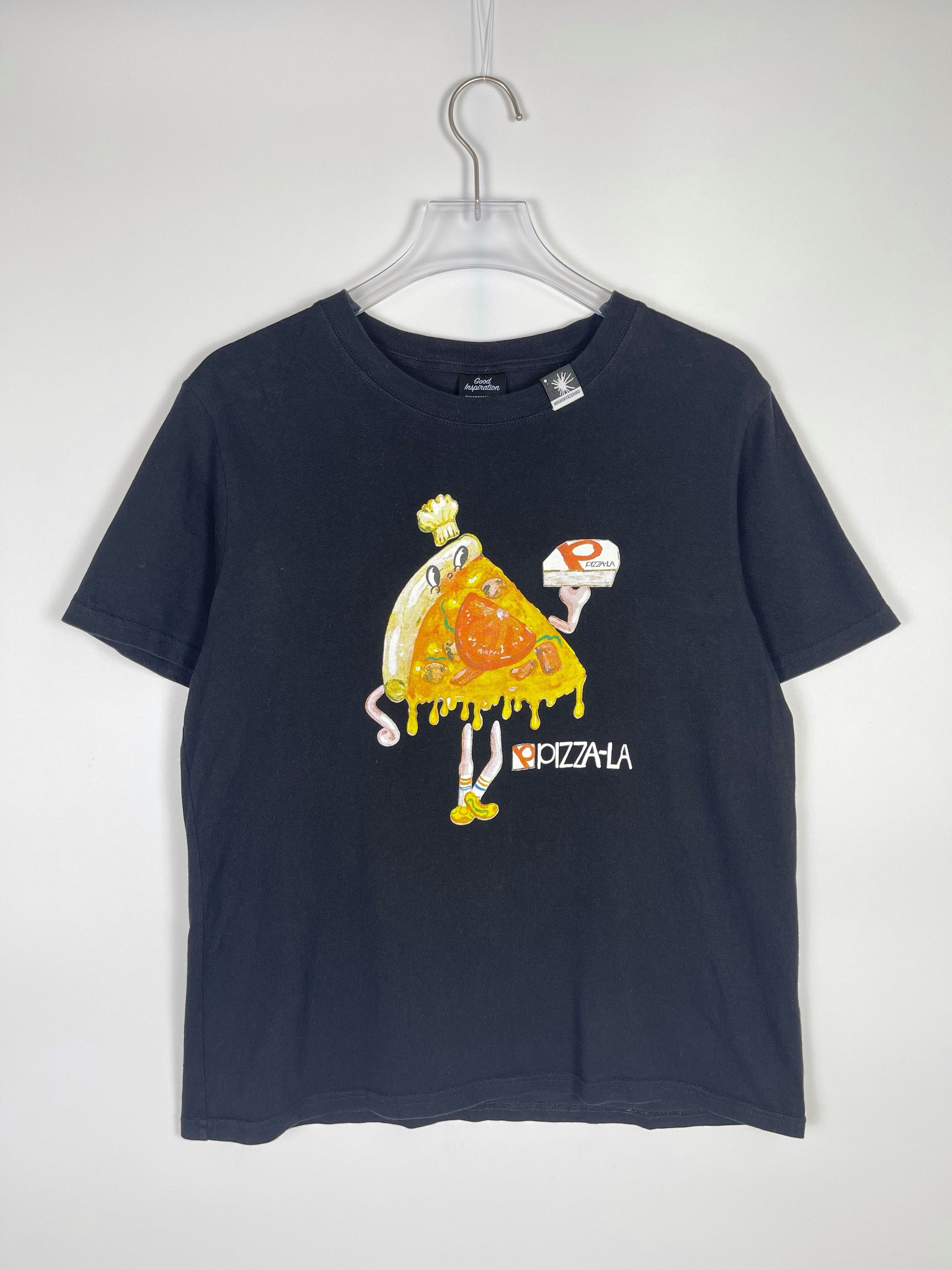 GU × Maison MIHARA YASUHIRO MIHARA YASUHIRO X GU PIZZA-LA T-Shirt Size US M / EU 48-50 / 2 - 1 Thumbnail