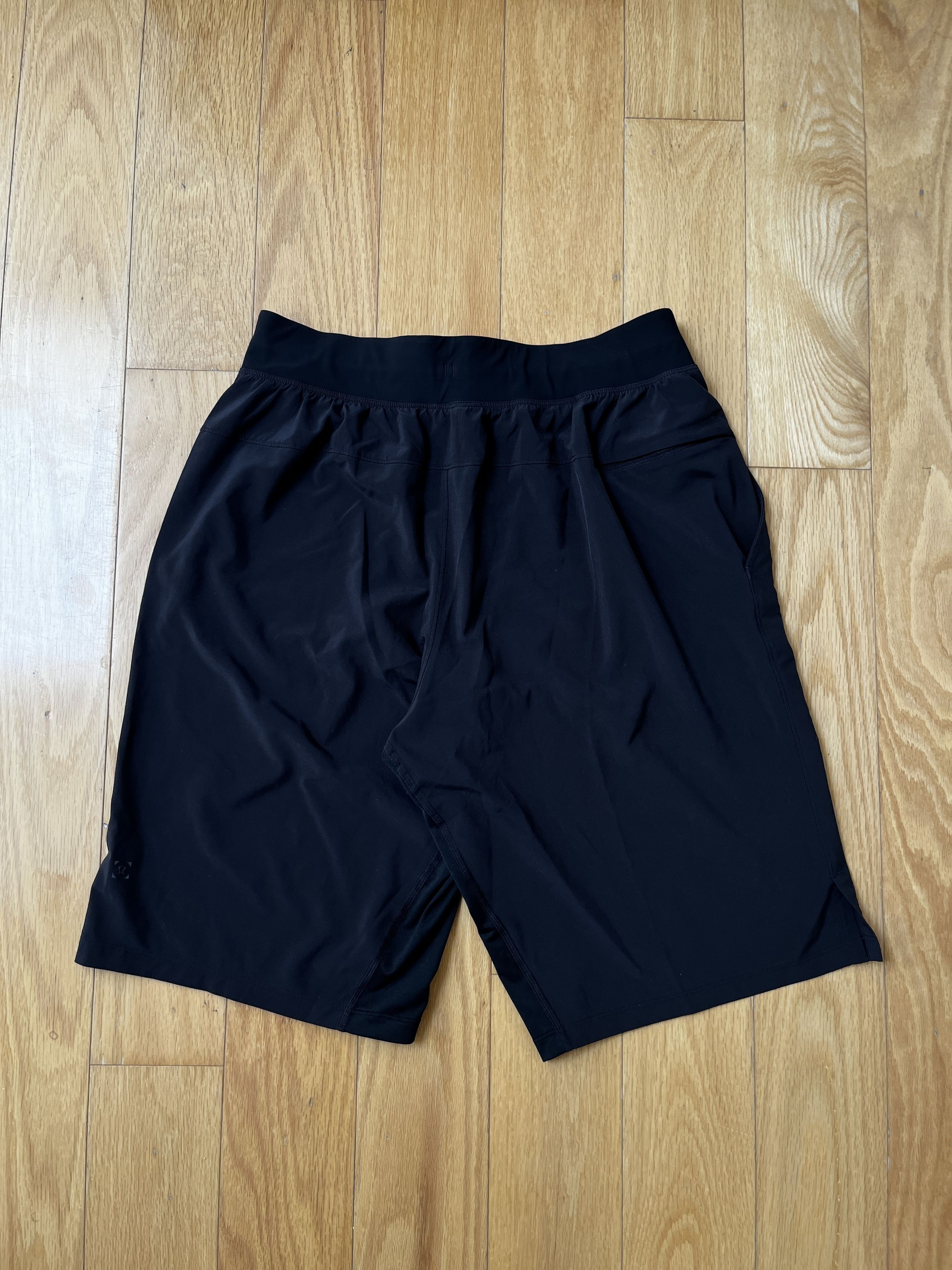 Lululemon Lululemon T.H.E. Linerless Shorts M Size US 32 / EU 48 - 2 Thumbnail