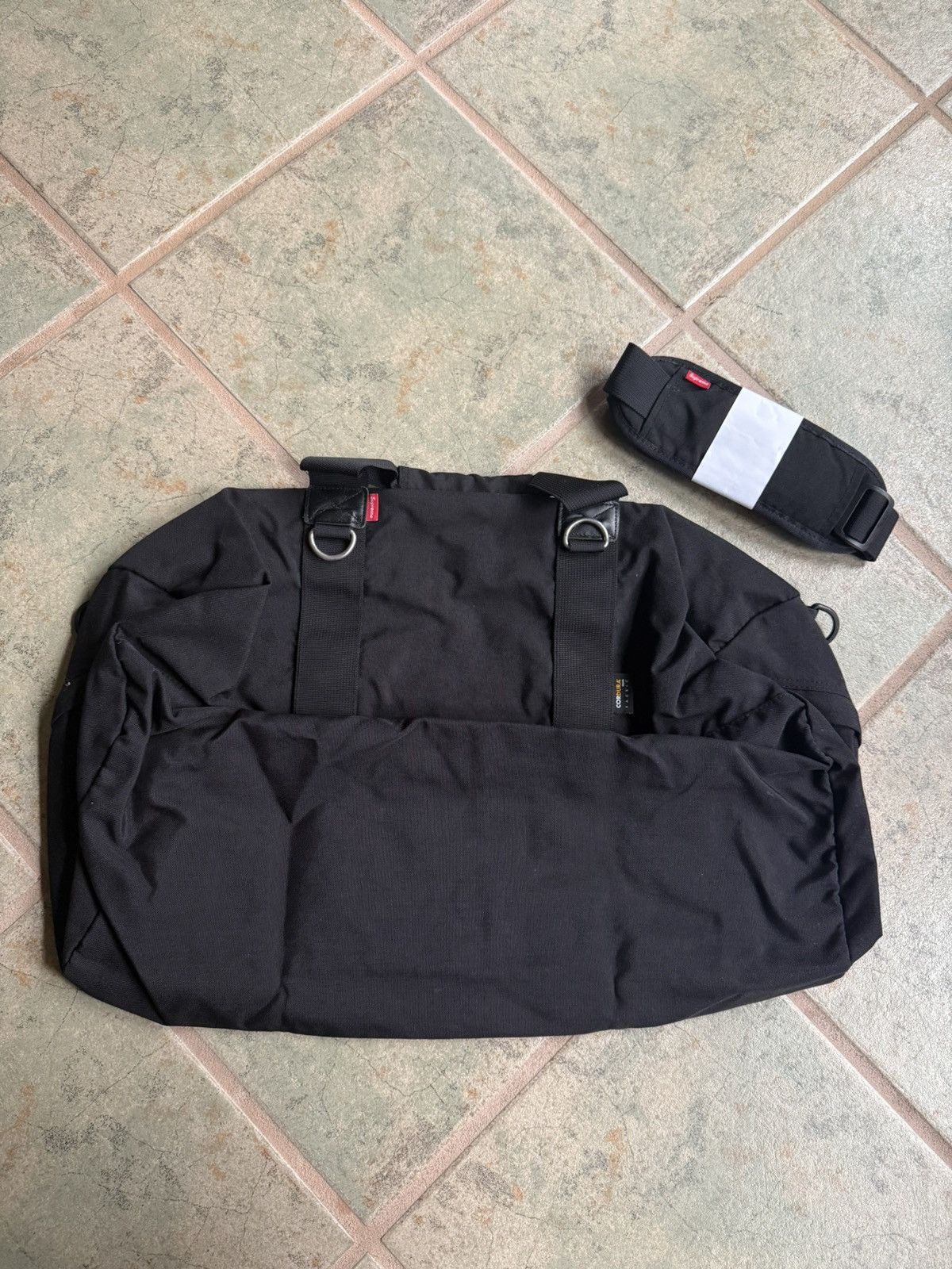 Supreme 2011 Supreme duffle bag brand new Size ONE SIZE - 2 Thumbnail